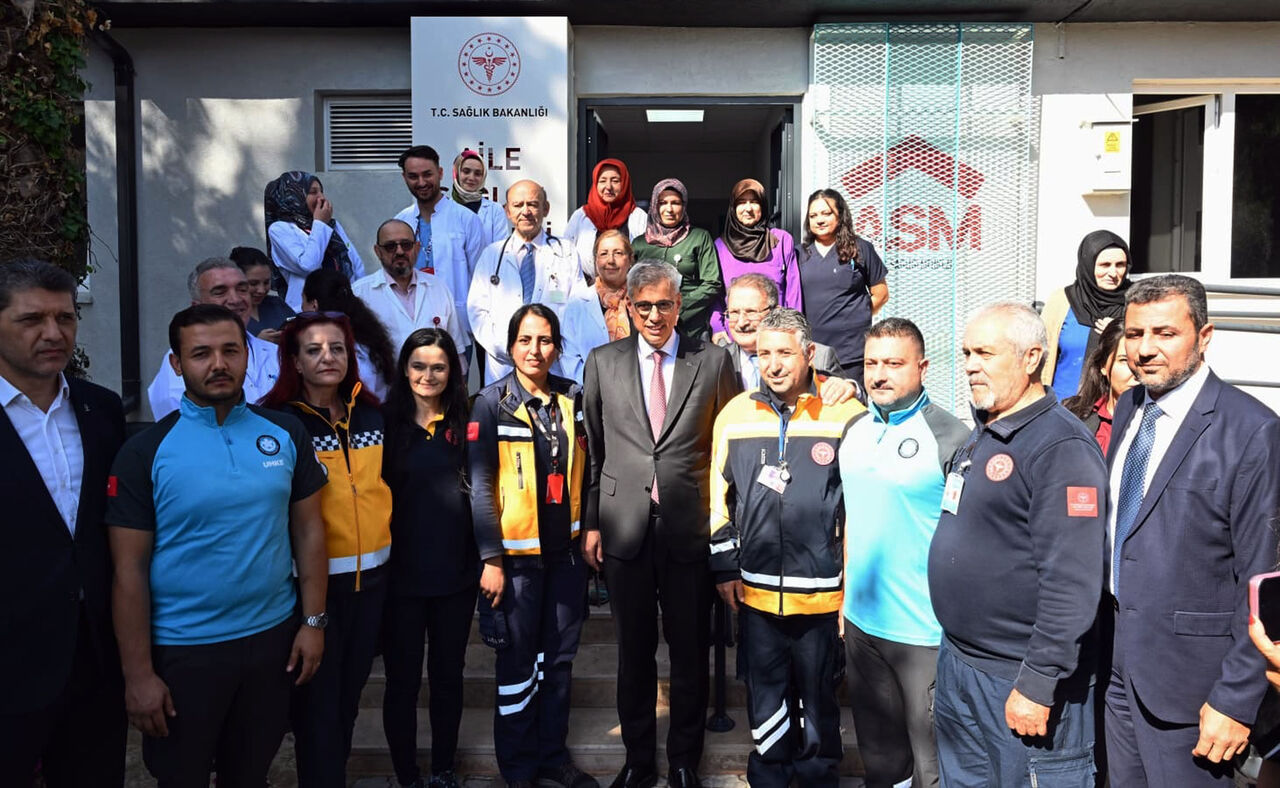 B A K A N M E M I S O G L U A I L E H E K I M L I K L E R I N E S I G 979552 290912