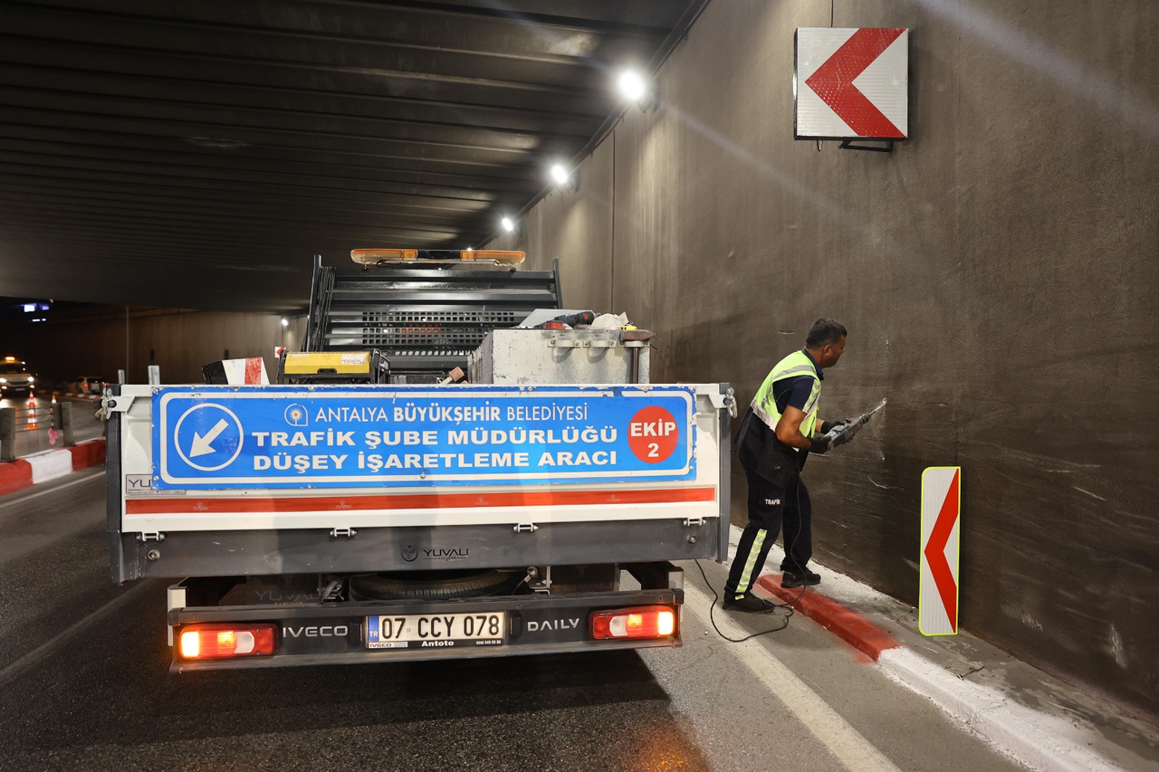 B U Y U K S E H I R B E L E D I Y E S I N D E N A L T G E C I T L E R D 943178 280116