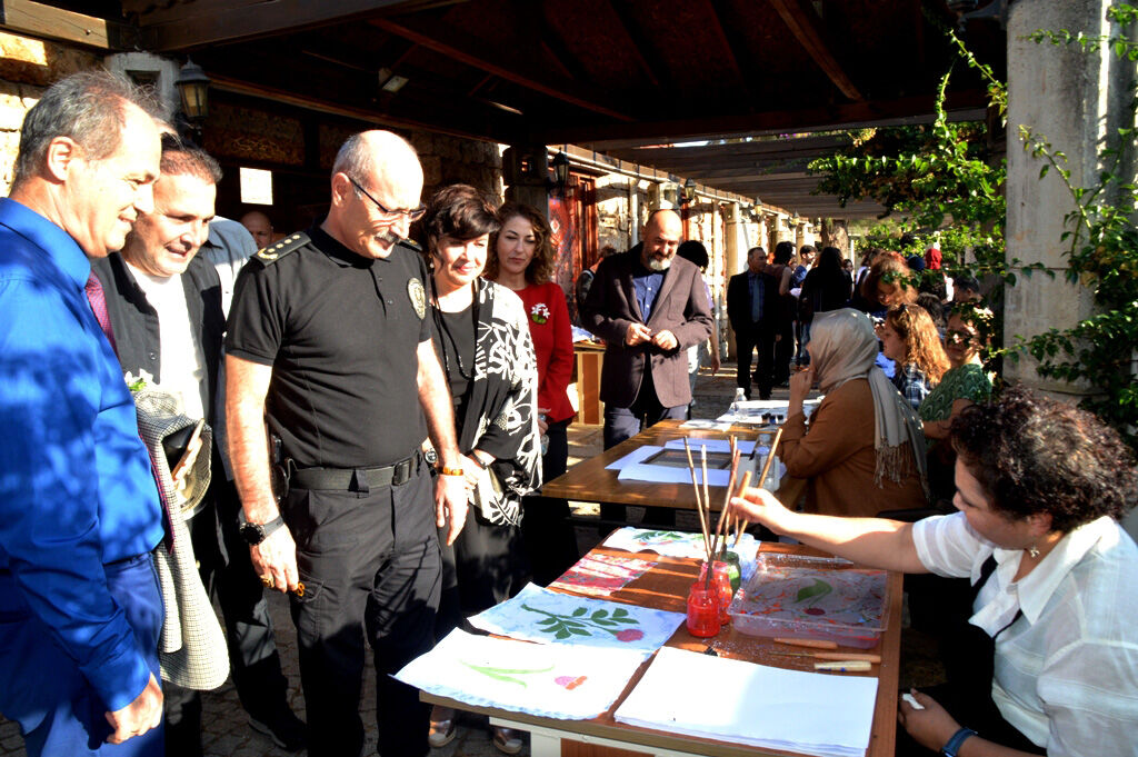 C U M H U R I Y E T B A Y R A M I N D A E S Z A M A N L I K A R M A 988455 293393