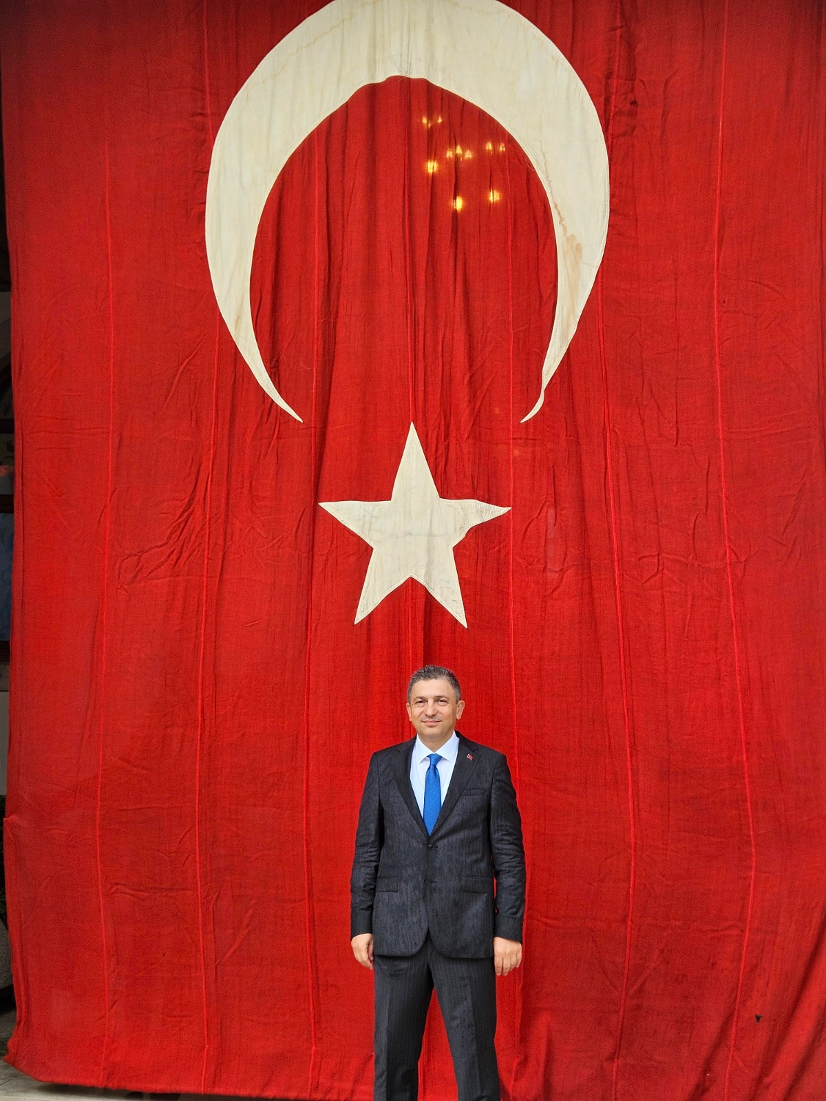 C U M H U R I Y E T E T A N I K L I K E D E N T U R K B A Y R A G I 987733 293237