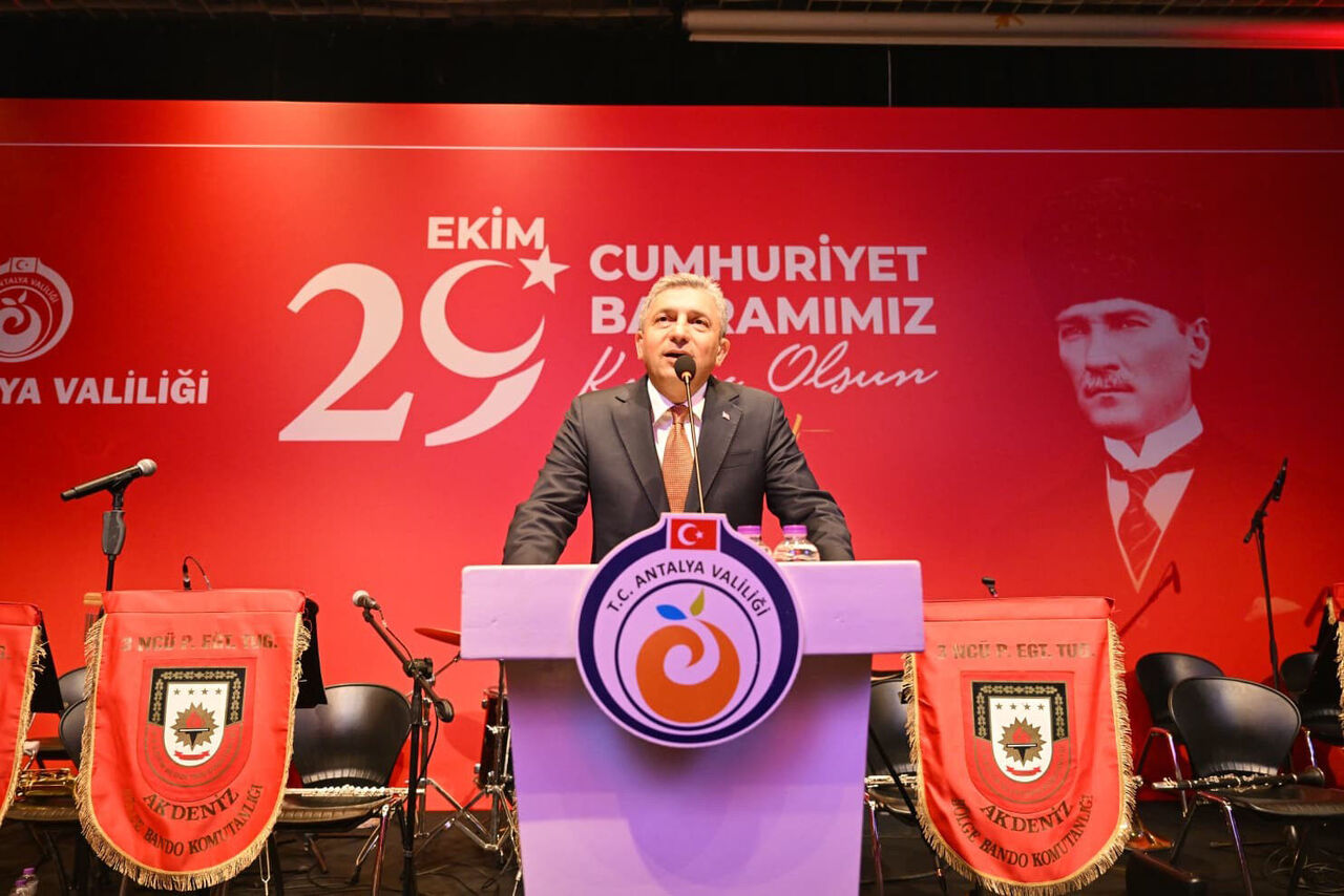 C U M H U R I Y E T I N 102 N C I Y I L I R E S E P S I Y O N L A K 990064 293761