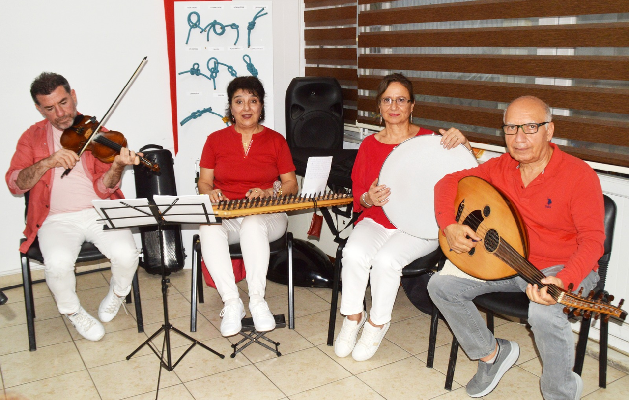 D A G C I L A R A A T A T U R K U N S E V D I G I S A R K I L A R 978815 290679