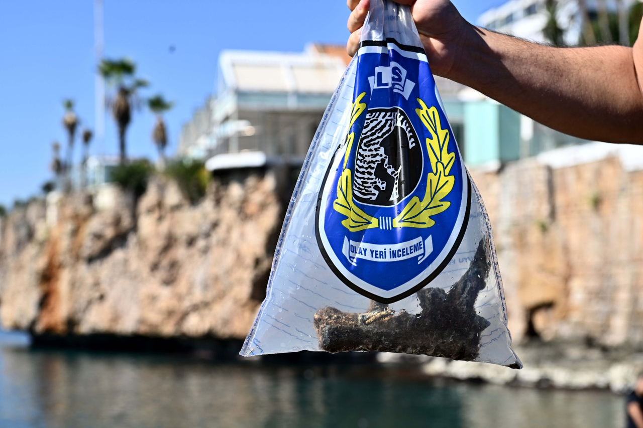 D E N I Z D I B I T E M I Z L I G I N D E 2 B I S I K L E T V E 1 964651 286481