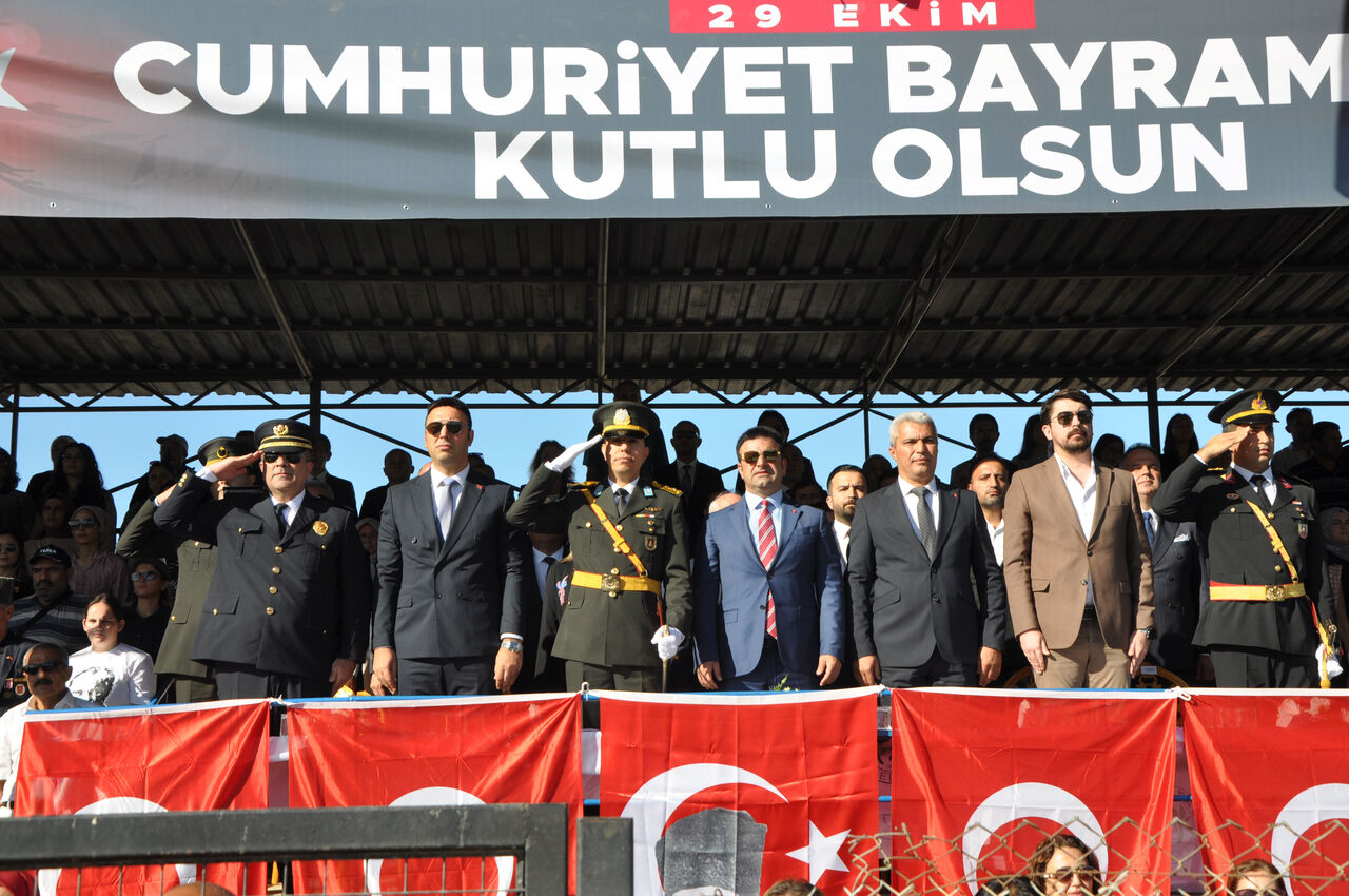 G A Z I P A S A D A C U M H U R I Y E T B A Y R A M I C O S K U Y L A 988758 293455