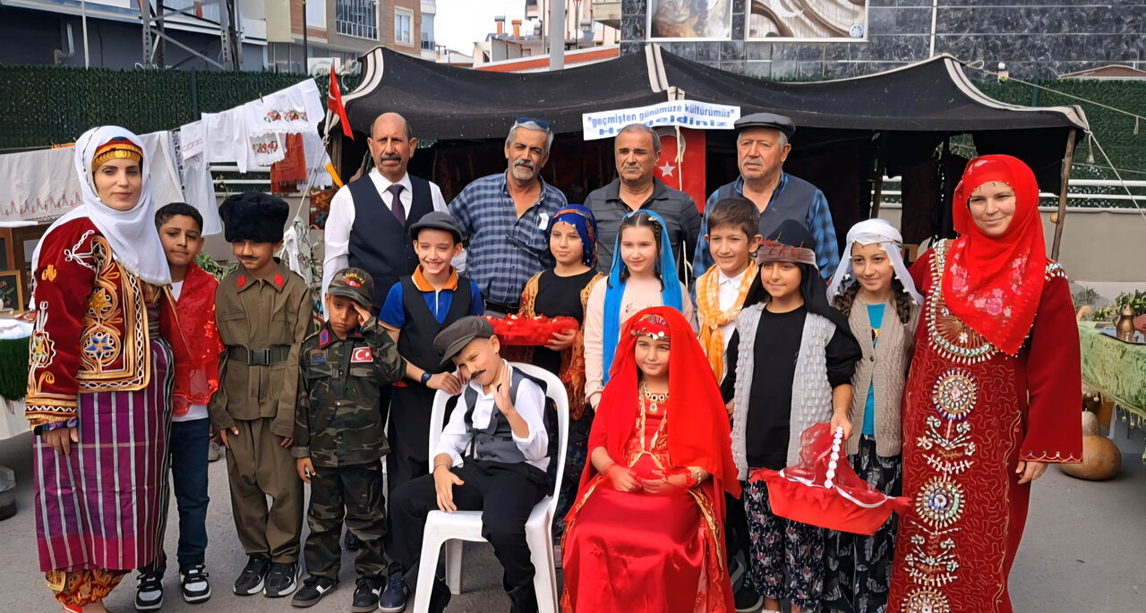 G E C M I S T E N G U N U M U Z E K U L T U R U M U Z E T K I N L I G 984793 292337