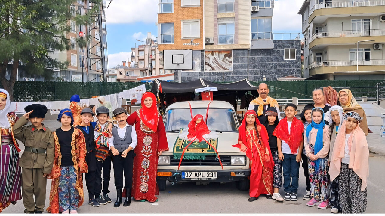 G E C M I S T E N G U N U M U Z E K U L T U R U M U Z E T K I N L I G 984794 292337