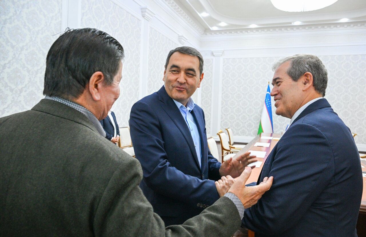 G37B Ak Y W0 A Ayuvn