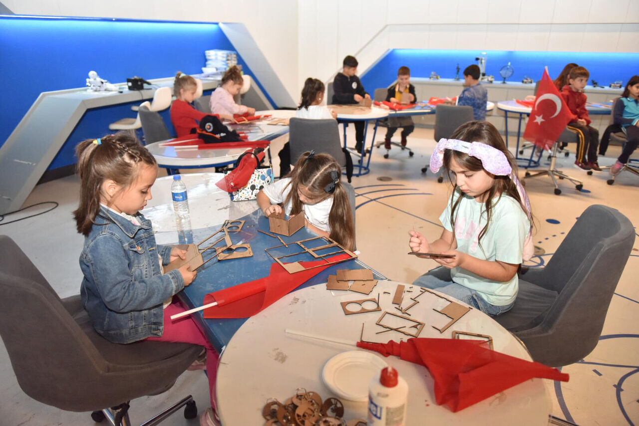 K E P E Z’ D E A T A T U R K V E B I L I M G U N U S O Y L E S I 989047 293508