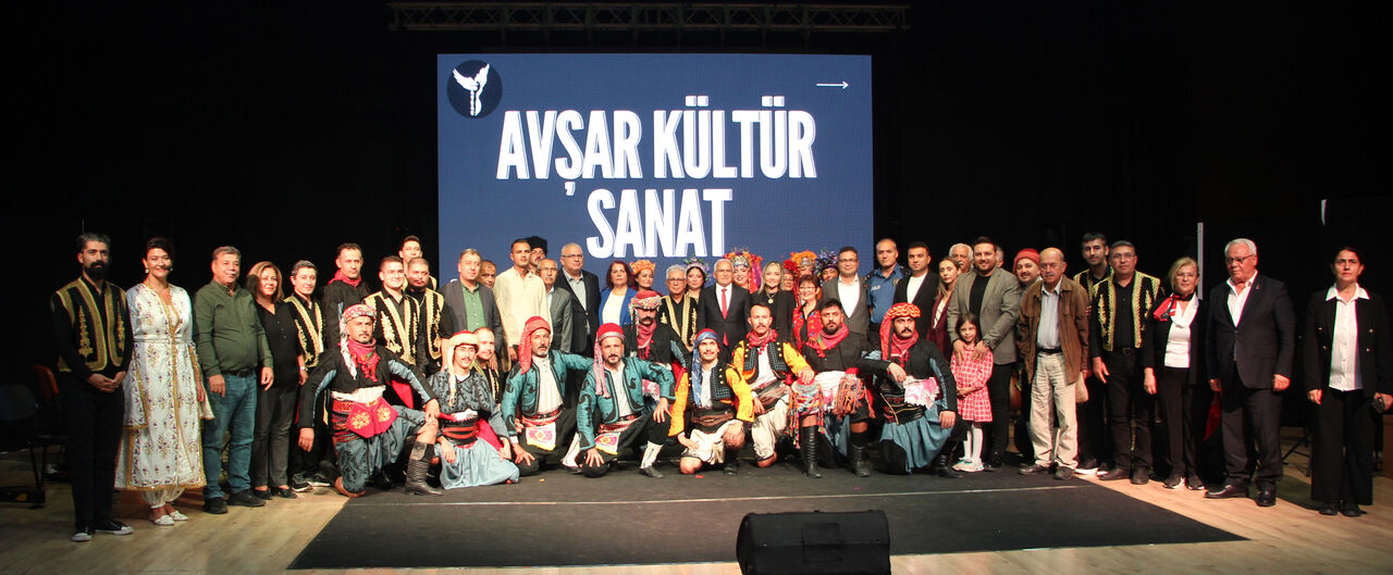 K U M L U C A D A C U M H U R I Y E T B A Y R A M I E T K I N L I K L E 989109 293538