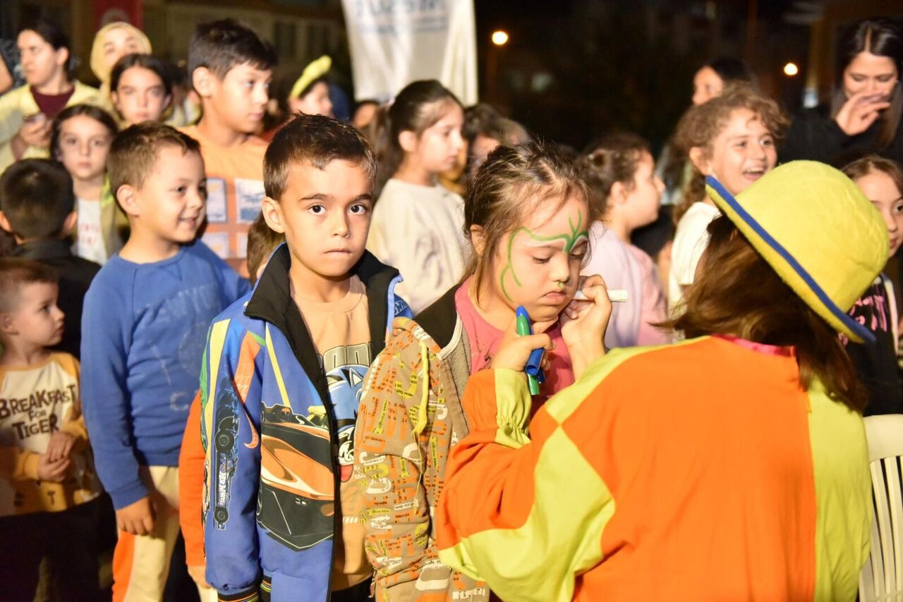 Karsiyaka Ve Esentepede Sahne Kepez Coskusu 10