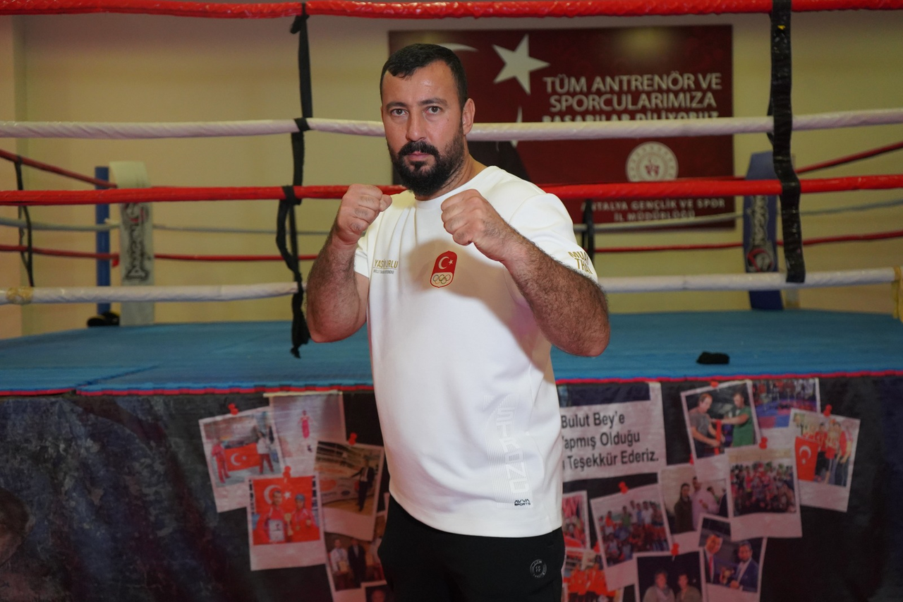 M U A Y T H A I M I L L I T A K I M T E K N I K D I R E K T O R U U R 974852 289501