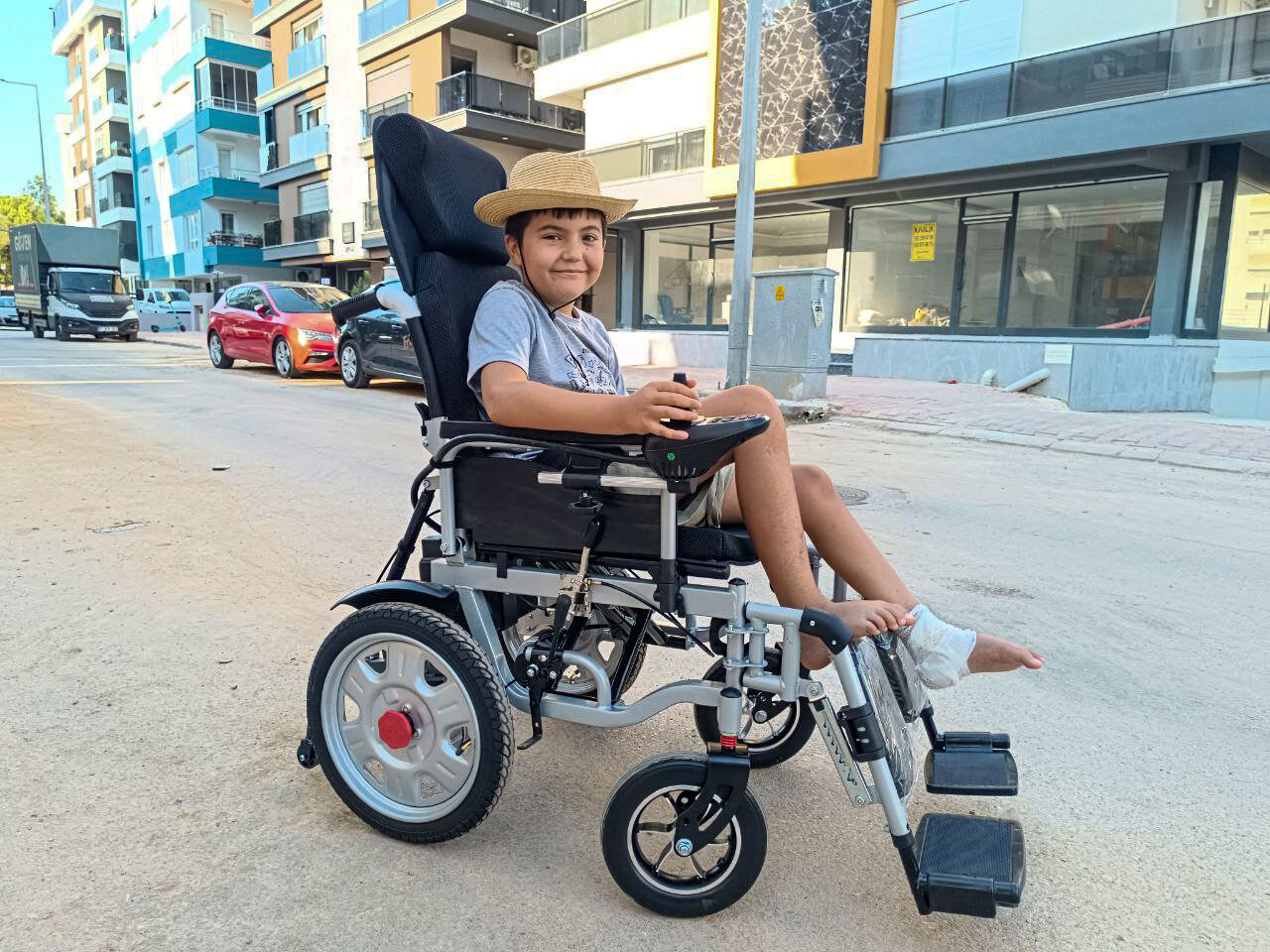 M U H A B B E T K U S U N U N P E S I N D E N 6 N C I K A T T A N D 973111 288984