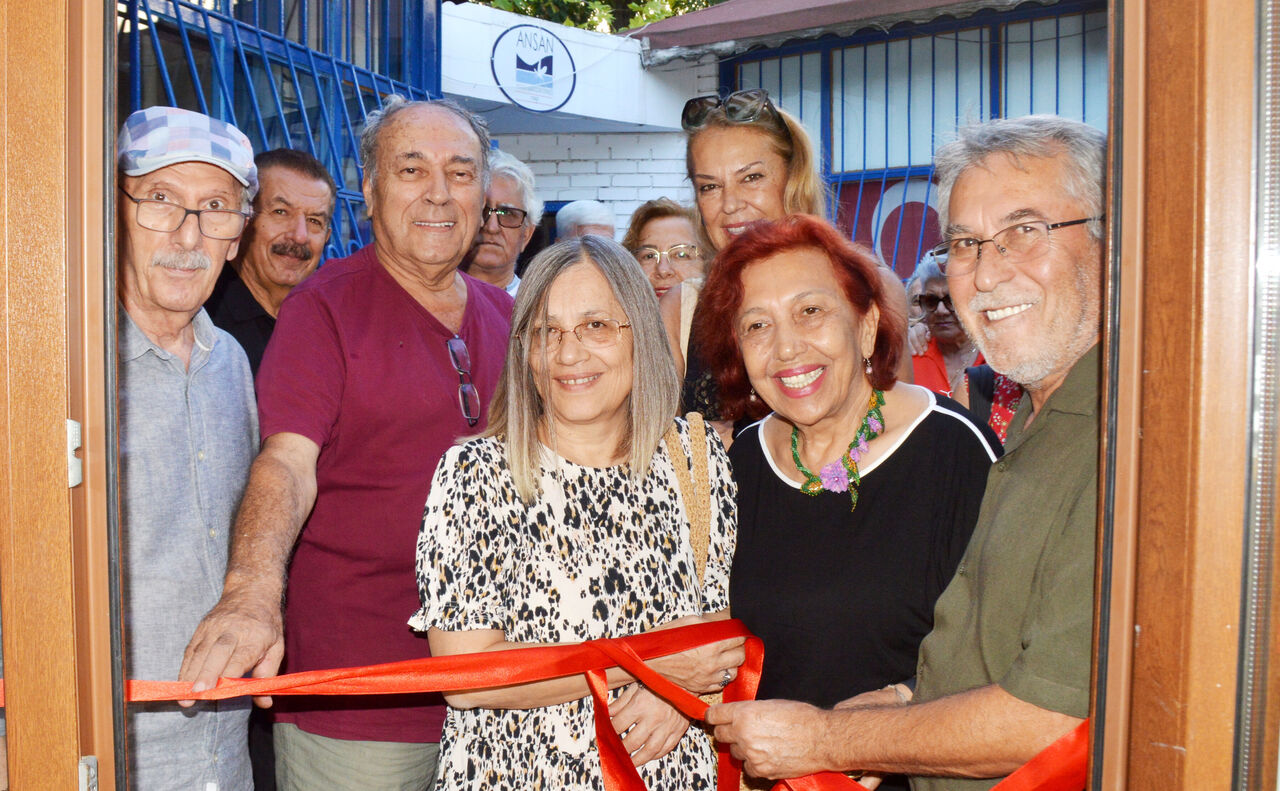 M U H E N D I S R E S S A M I N S E R G I H E Y E C A N I 949747 281994