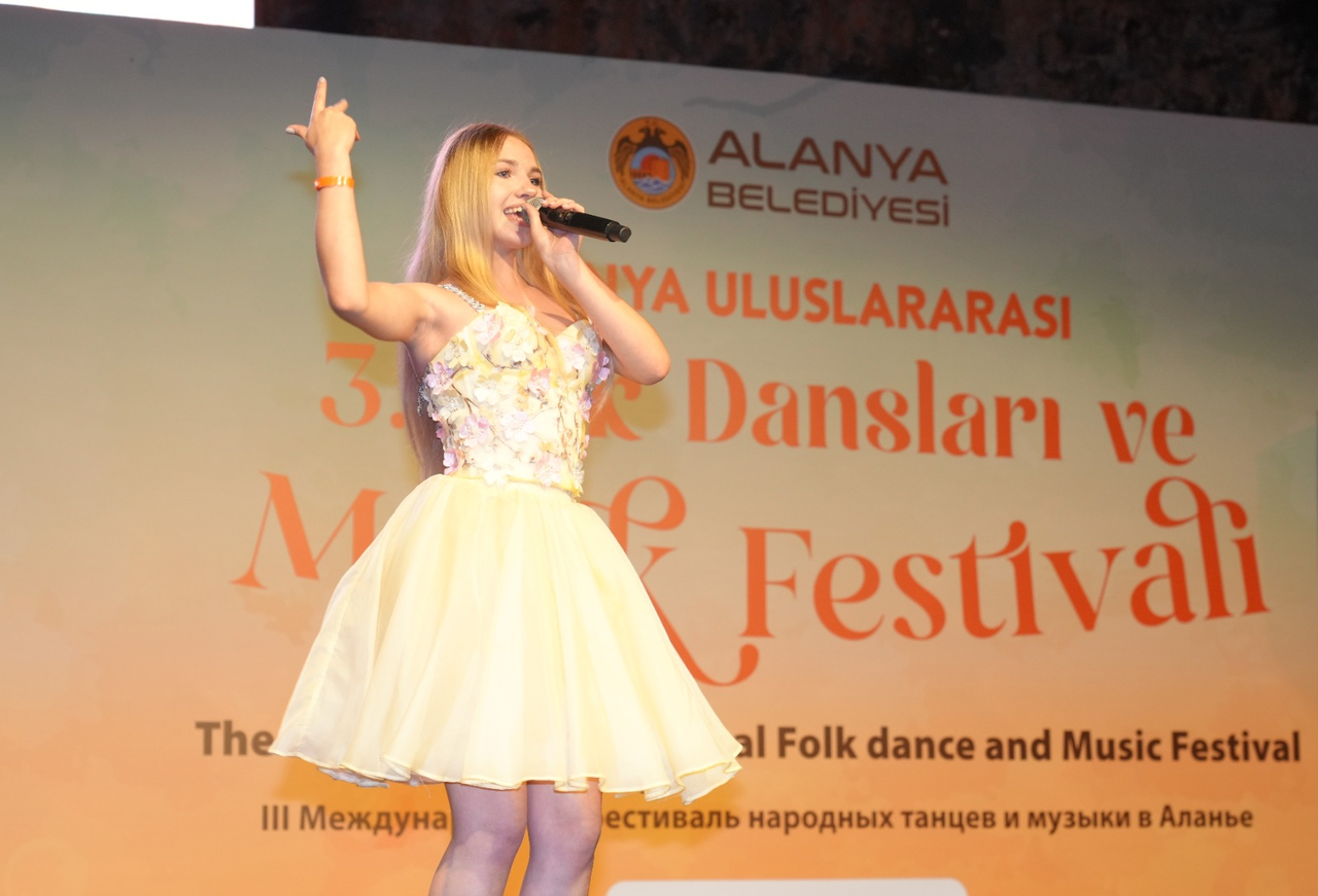 M U Z I K V E D A N S A L A N Y A D A B U L U S T U 987756 293241