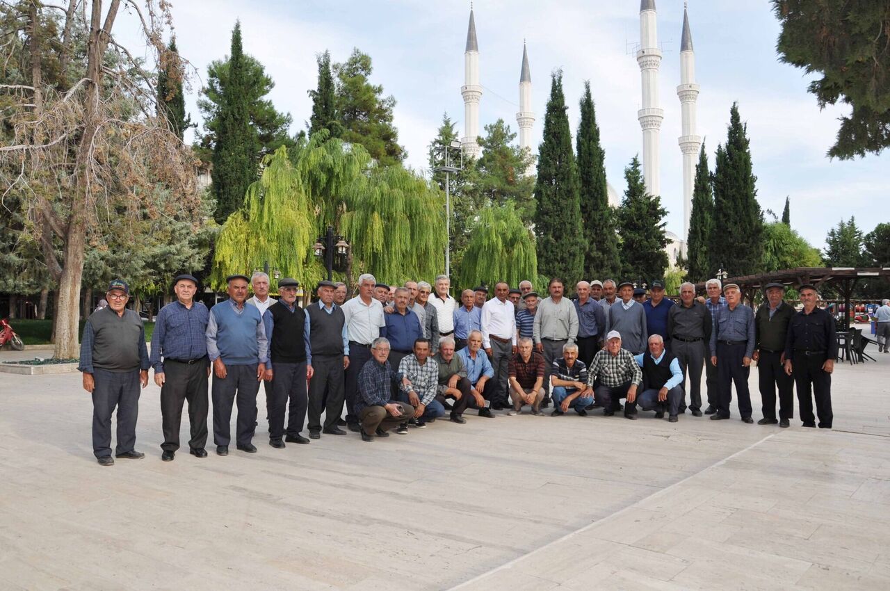 Muhtar Mehmet Öz Ve Köylüler