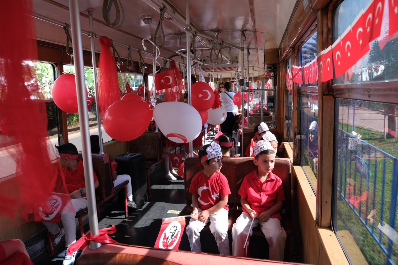 Nostalji Tramvayı’nda 29 Ekim Cumhuriyet Bayramı Coşkusu (4)