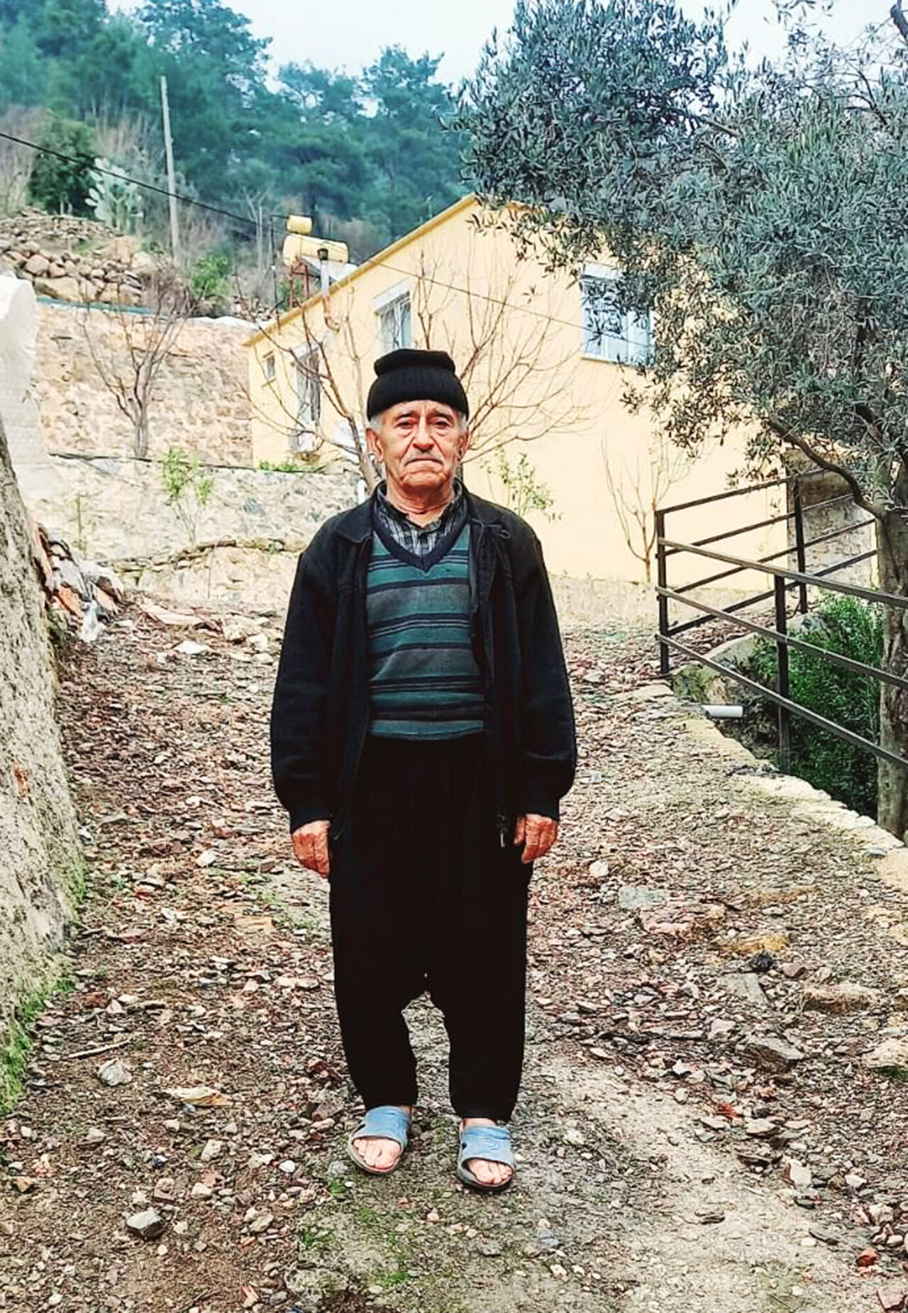 O T O M O B I L L E C A R P I S A N M O T O S I K L E T L I H A Y A T I N 949940 282051