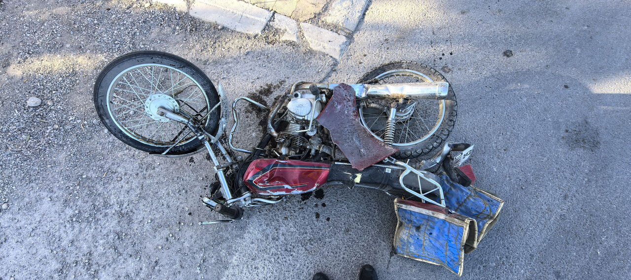 O T O M O B I L L E C A R P I S A N M O T O S I K L E T L I H A Y A T I N 949942 282051