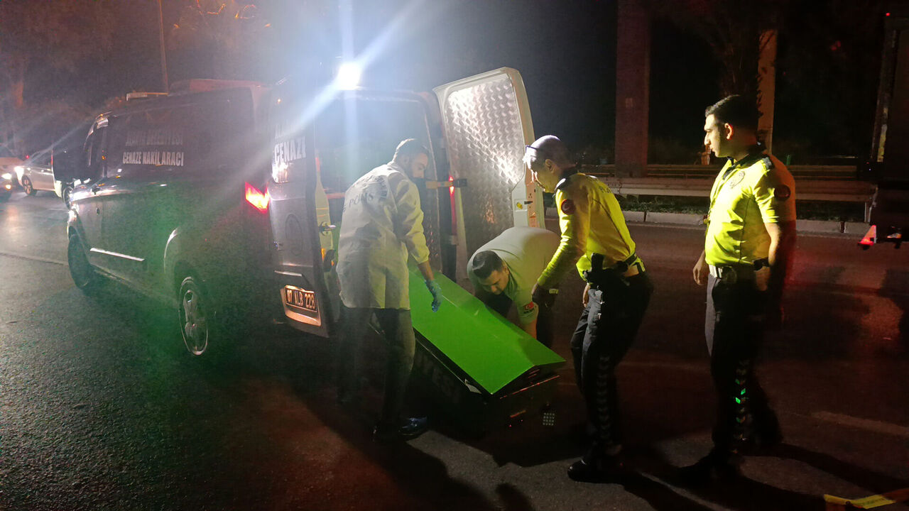 O T O M O B I L L E C A R P I S A N M O T O S I K L E T L I H A Y A T I N 990024 293751