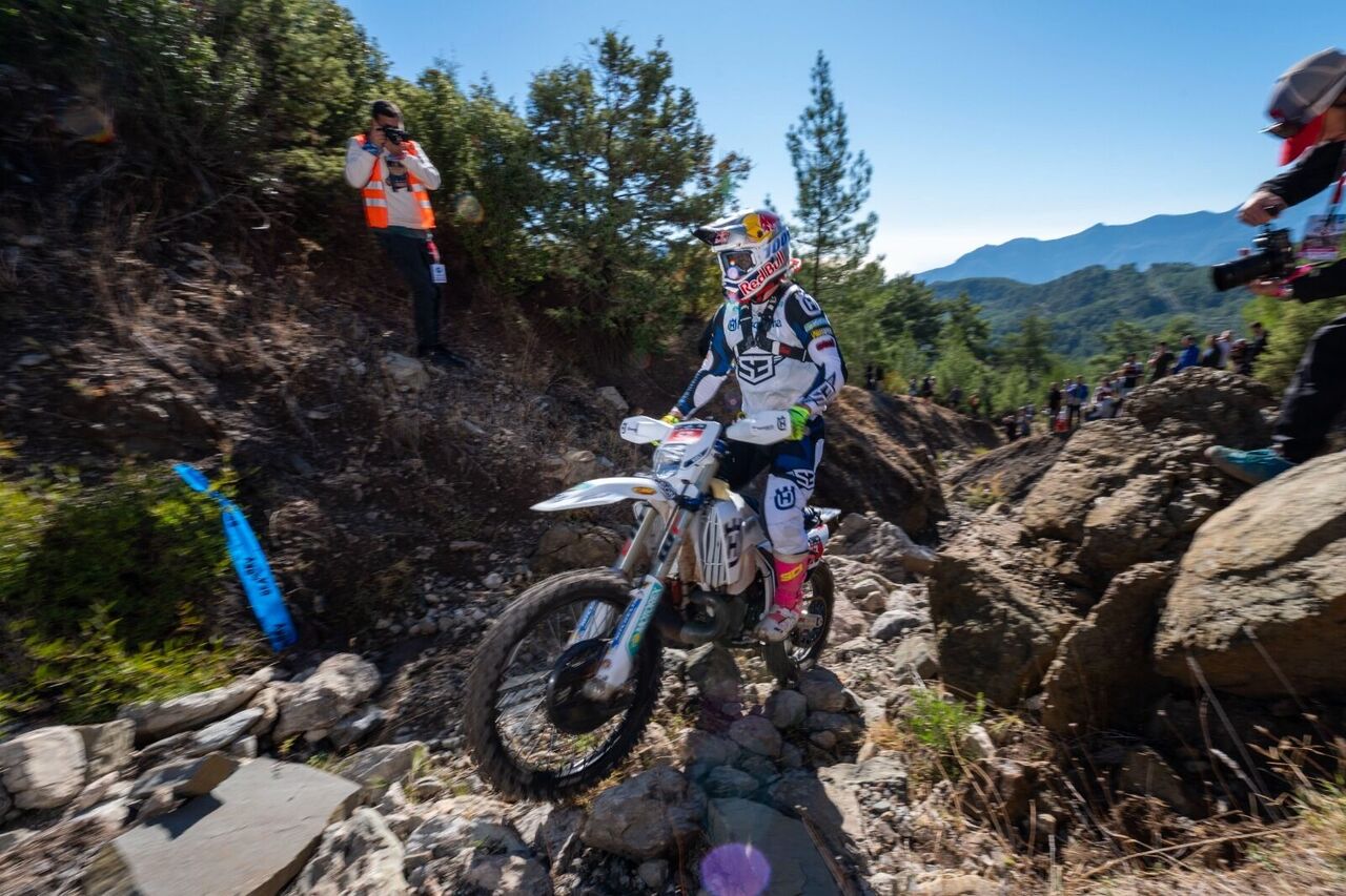 S E A T O S K Y E N D U R O M O T O S I K L E T Y A R I S I’ N I N 957161 284260