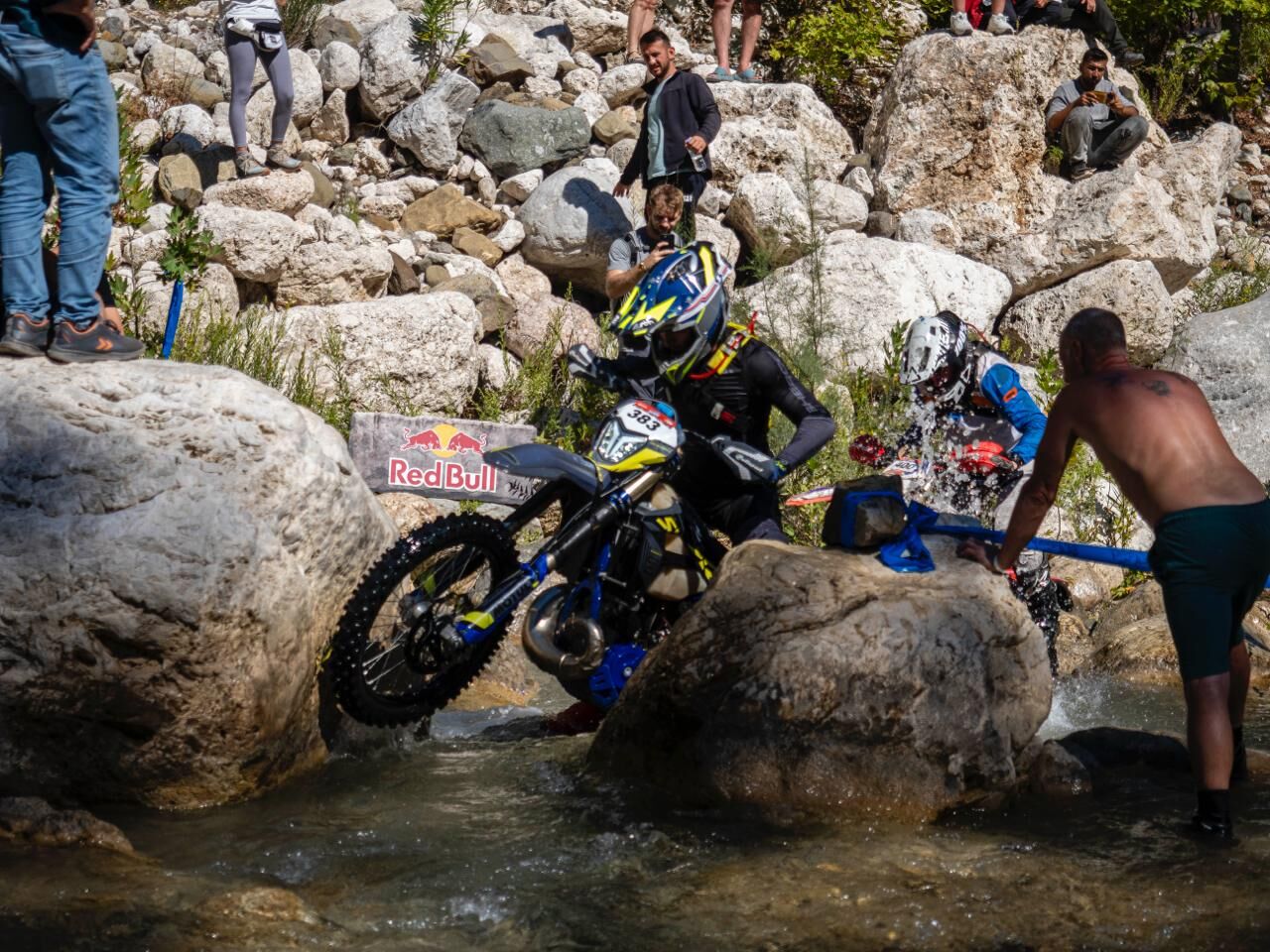 S E A T O S K Y E N D U R O M O T O S I K L E T Y A R I S I’ N I N 957192 284260