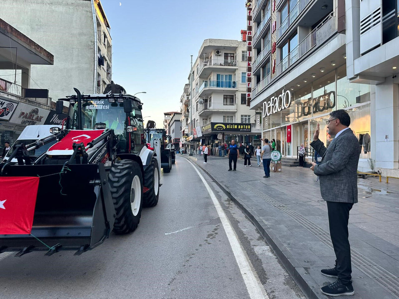 S E R I K E Y E N I 37 H I Z M E T A R A C I 991294 294112