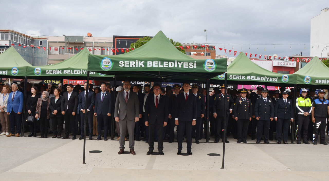 S E R I K T E C E L E N K T O R E N I Y A P I L D I 986895 292969