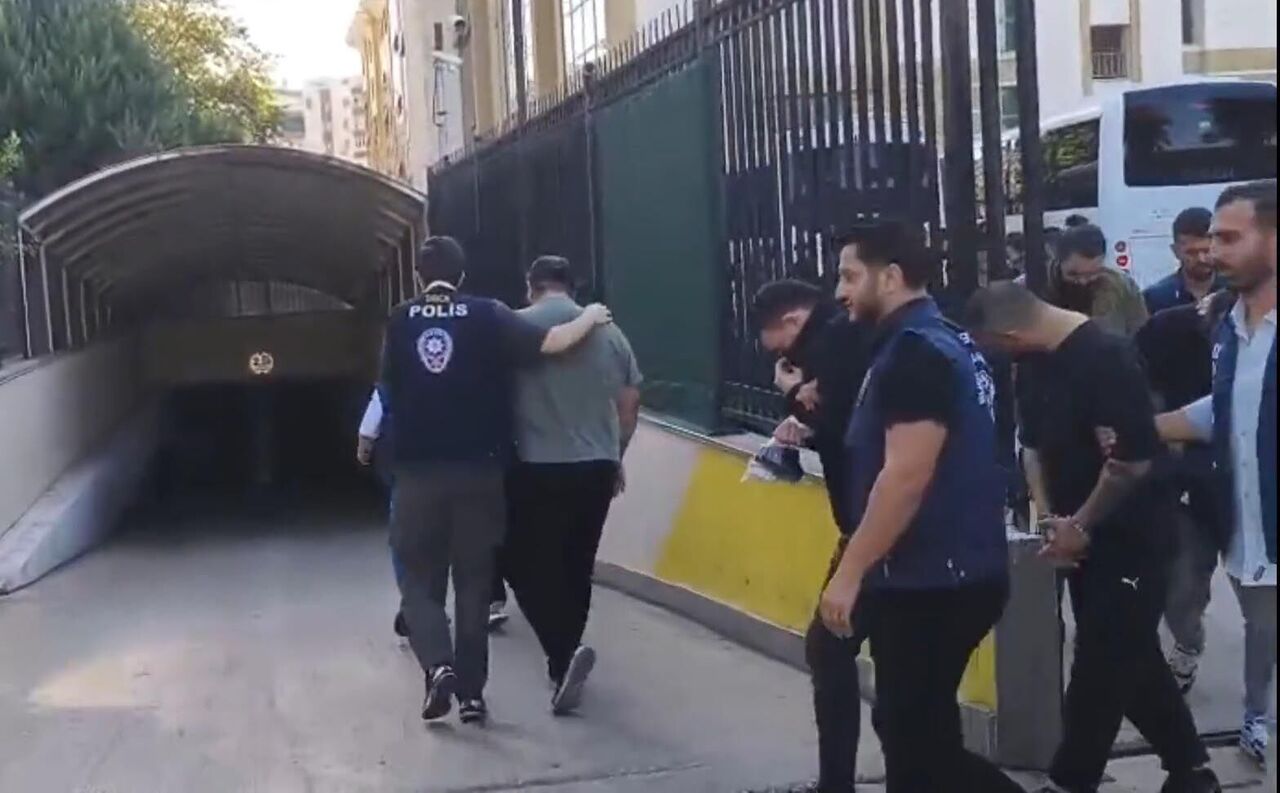 S O S Y A L M E D Y A U Z E R I N D E N D O L A N D I R A N 40 S U P 952189 282683