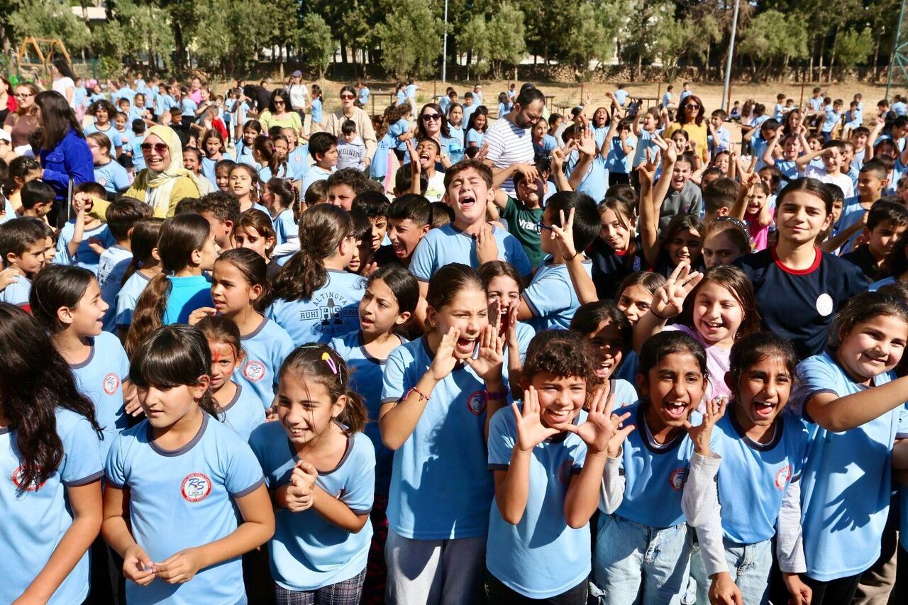 Sahne Kepez Ogrencilerle Bulustu 2