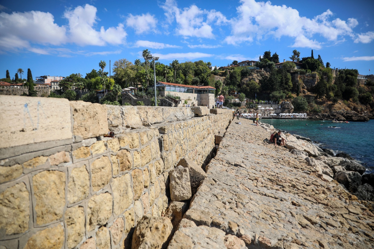 U Z E R I N D E K I C A T L A K L A R H E R Y I L B U Y U Y E N M E N 963767 286197