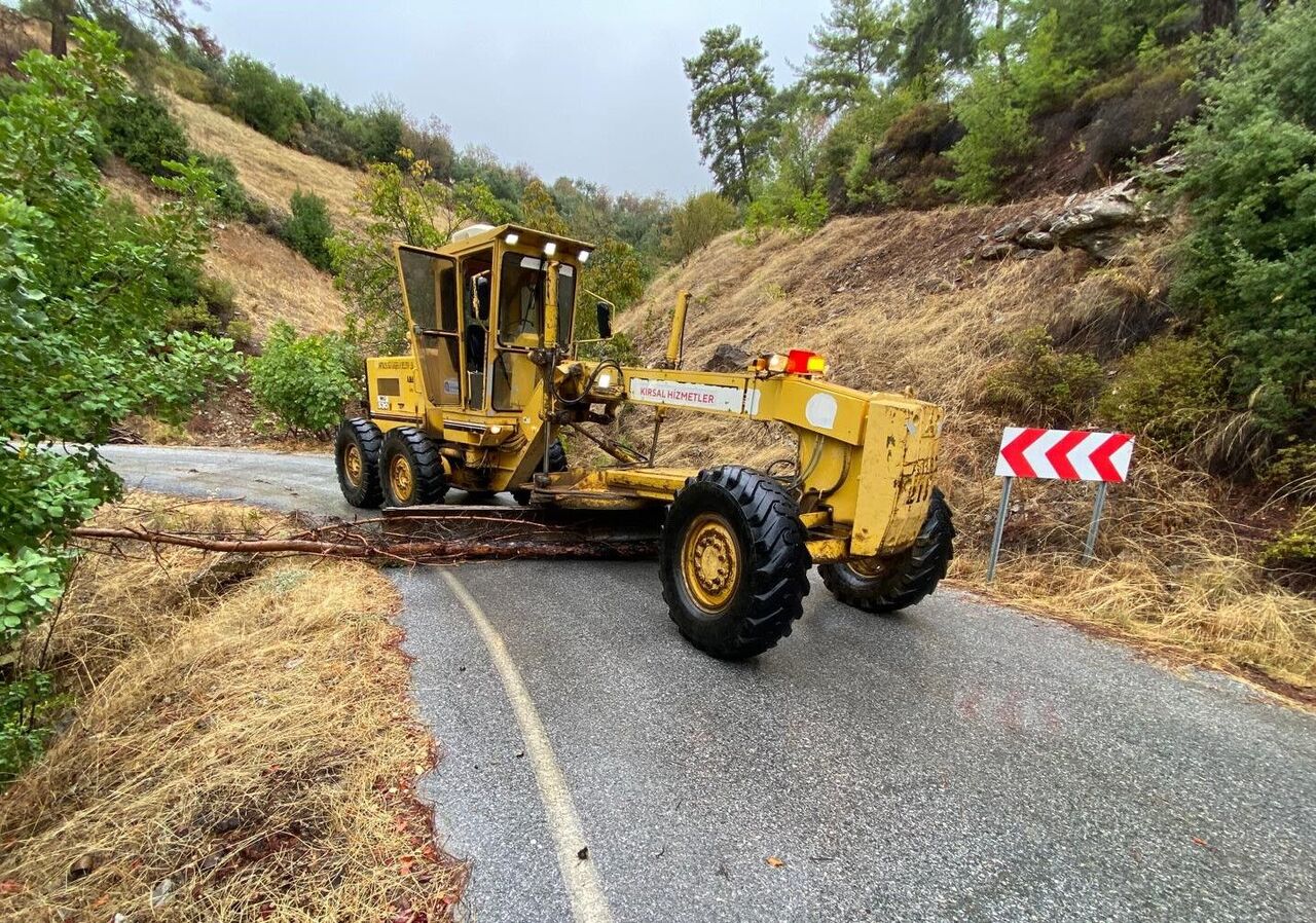 Yağmur Sonrasi Çalişma (1)