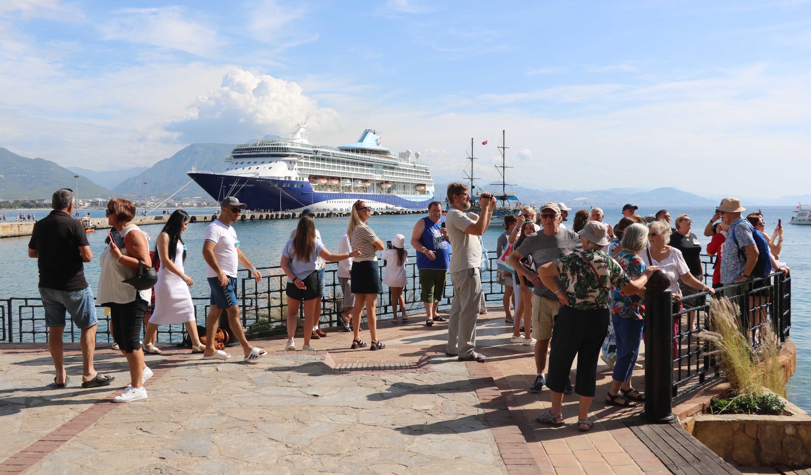 A L A N Y A D A K R U V A Z I Y E R T U R I Z M I P A N D E M I C O 1022028 303255