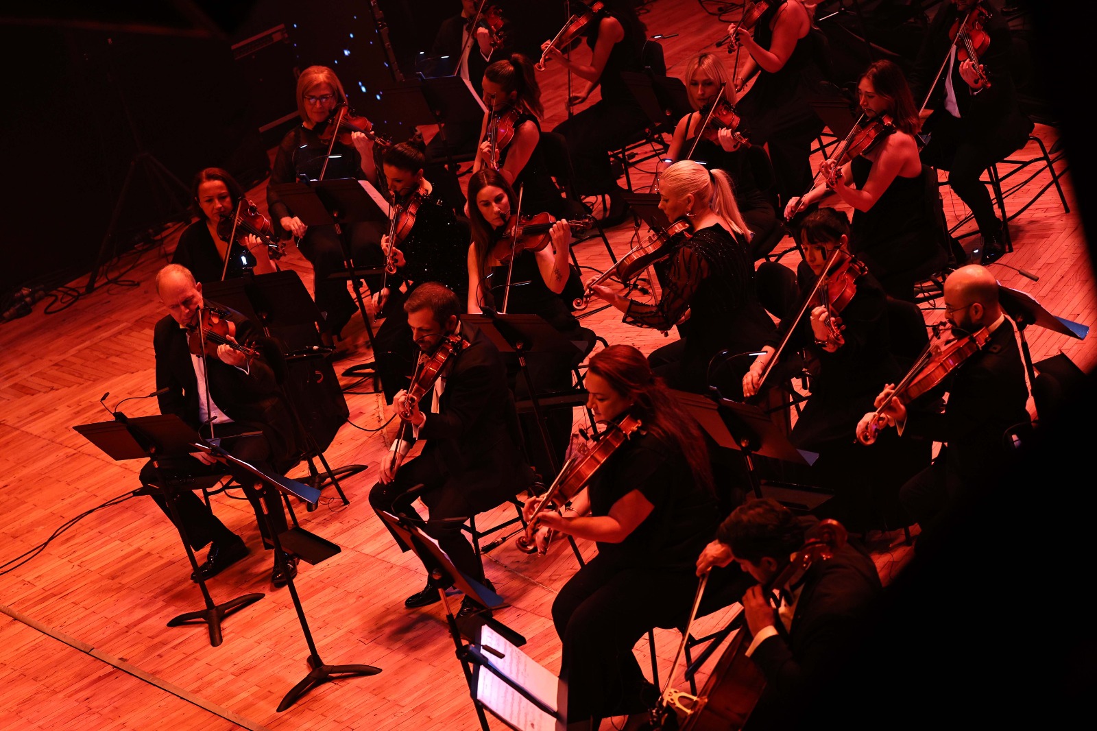 A N T A L Y A P I Y A N O F E S T I V A L I N D E C E M A D R I A N 1037200 307832