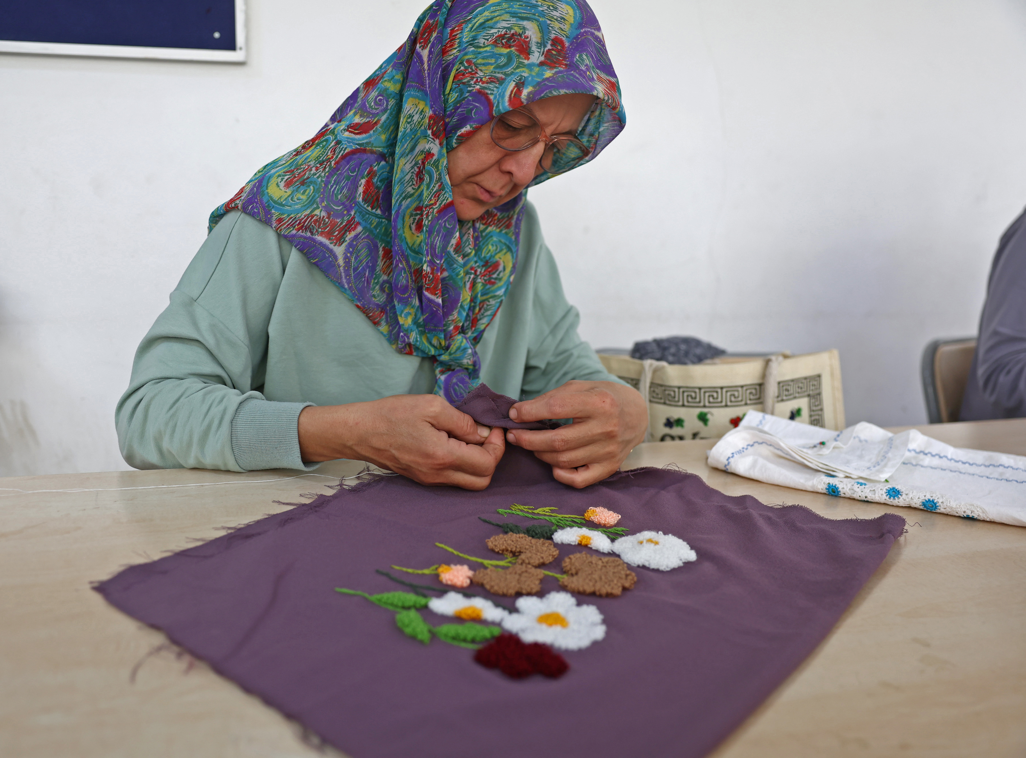 A T A S E M D E I S T I H D A M V E H O B I I C I N K U R S L A R 1019075 302345