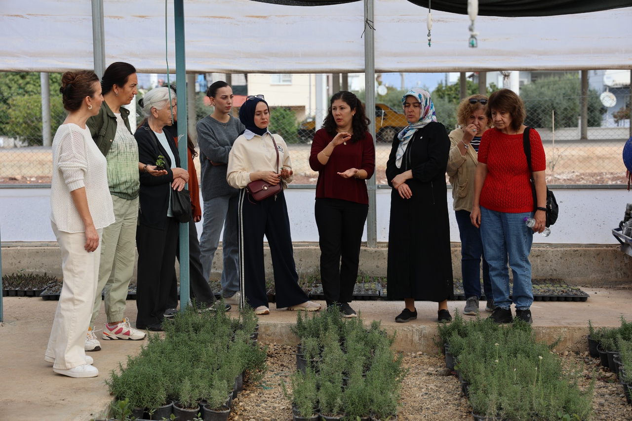 A T A S E M K U R S I Y E R L E R I N E T A R I M K A M P U S U N D E U 1011981 300216