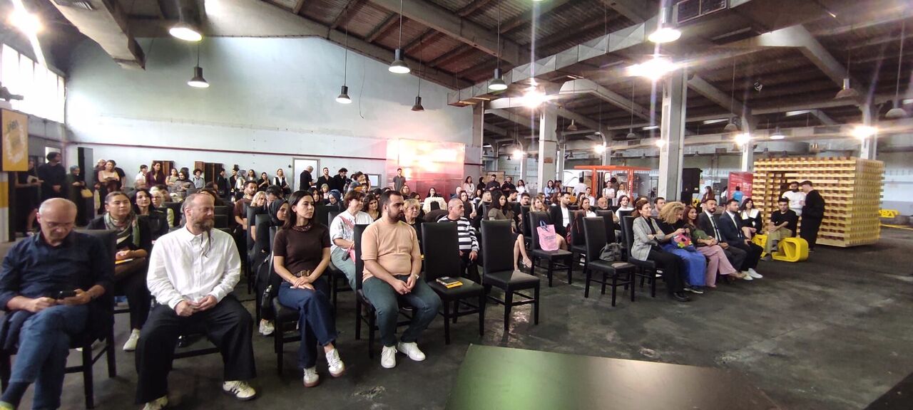 Ab050Ead D826 4B81 Ab21 621C21Ad3B27