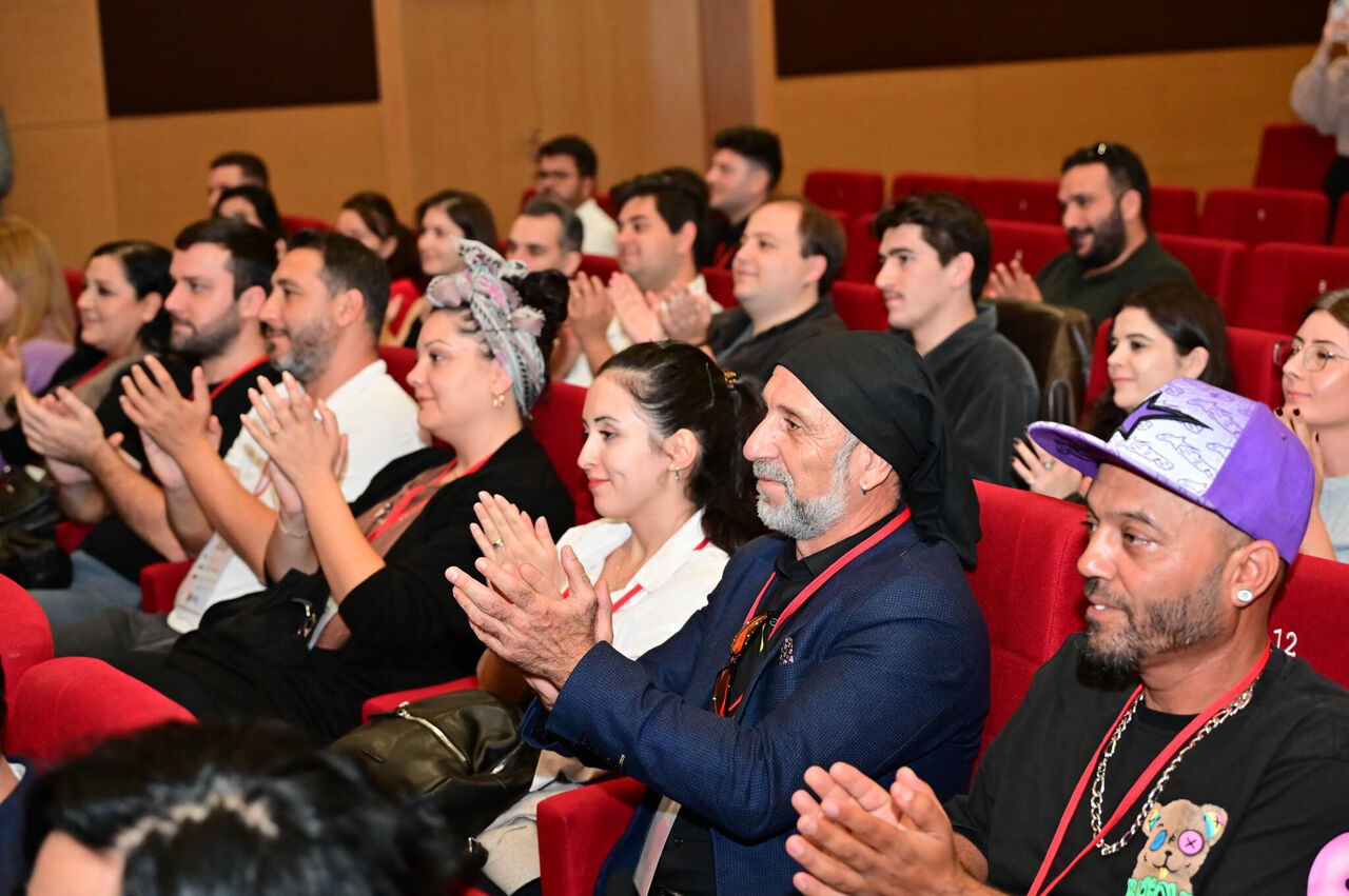 B A S K A N K O C A G O Z’ D E N K E P E Z’ I N S A N A T E M E K C I 1014562 301057