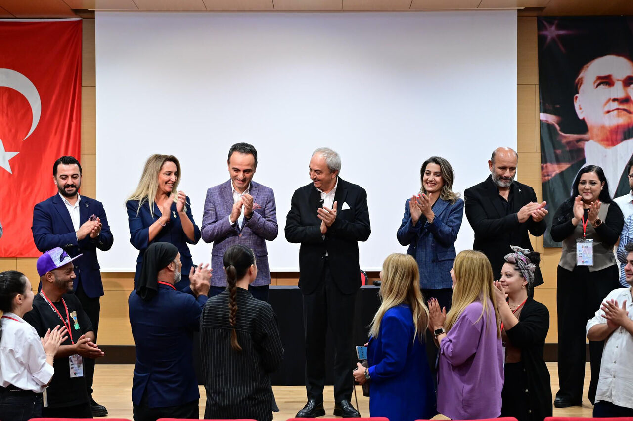 B A S K A N K O C A G O Z’ D E N K E P E Z’ I N S A N A T E M E K C I 1014564 301057