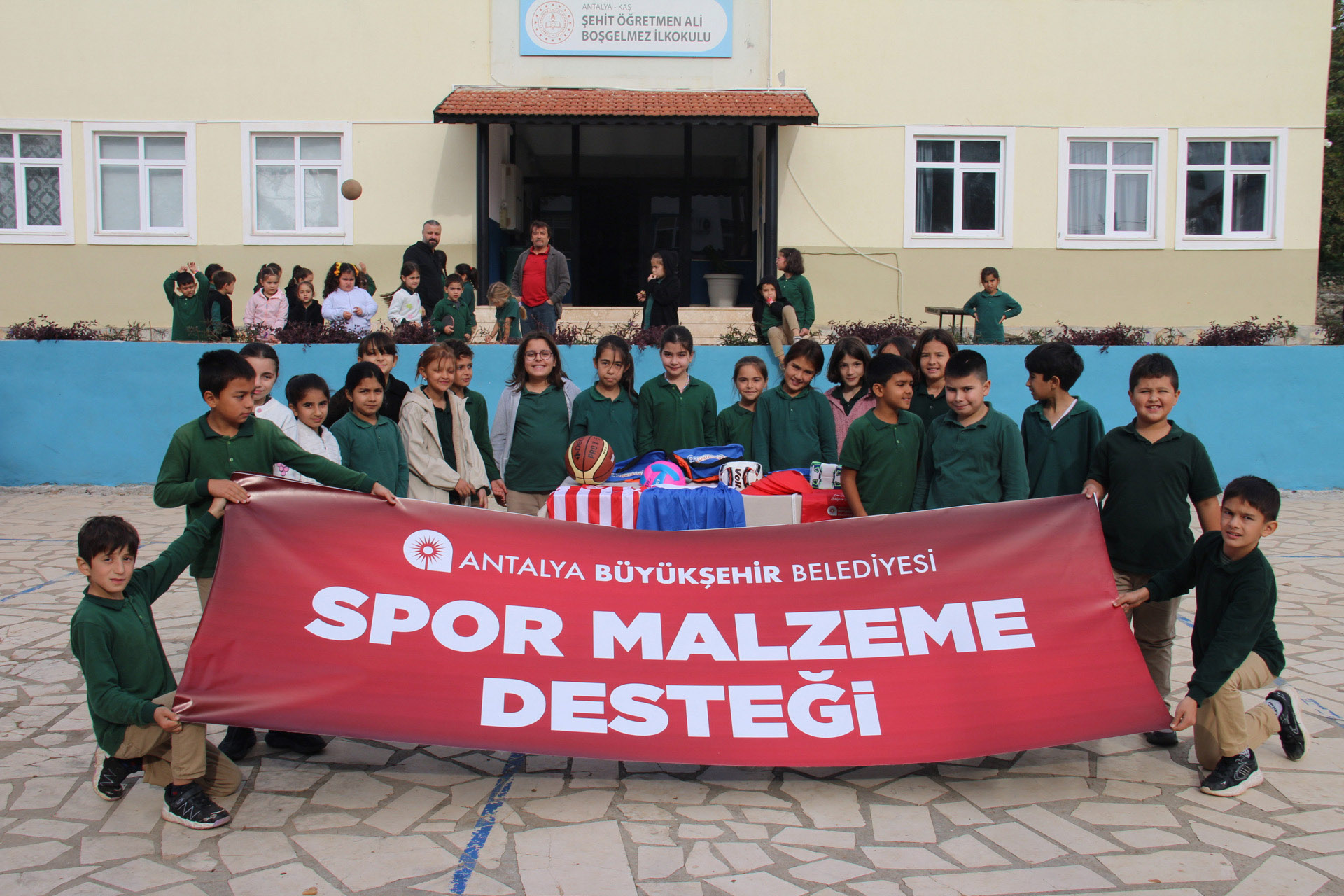 B U Y U K S E H I R D E N G E L E C E G I N S P O R C U L A R I N A M A 1034511 306994