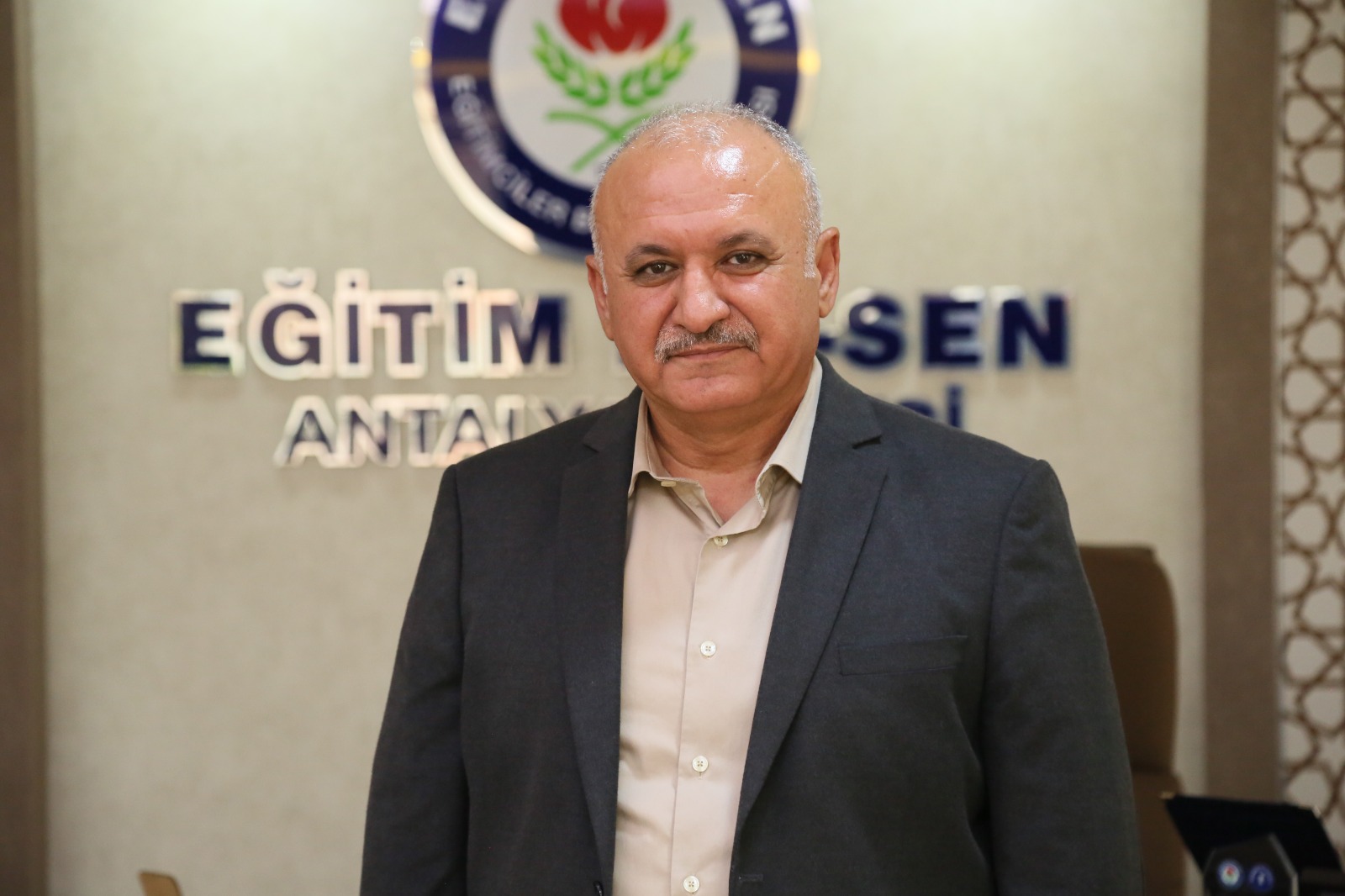 C I N A Y E T O Y U N L A R I N A E G I T I M S E N D I K A L A R I N 1040068 308652