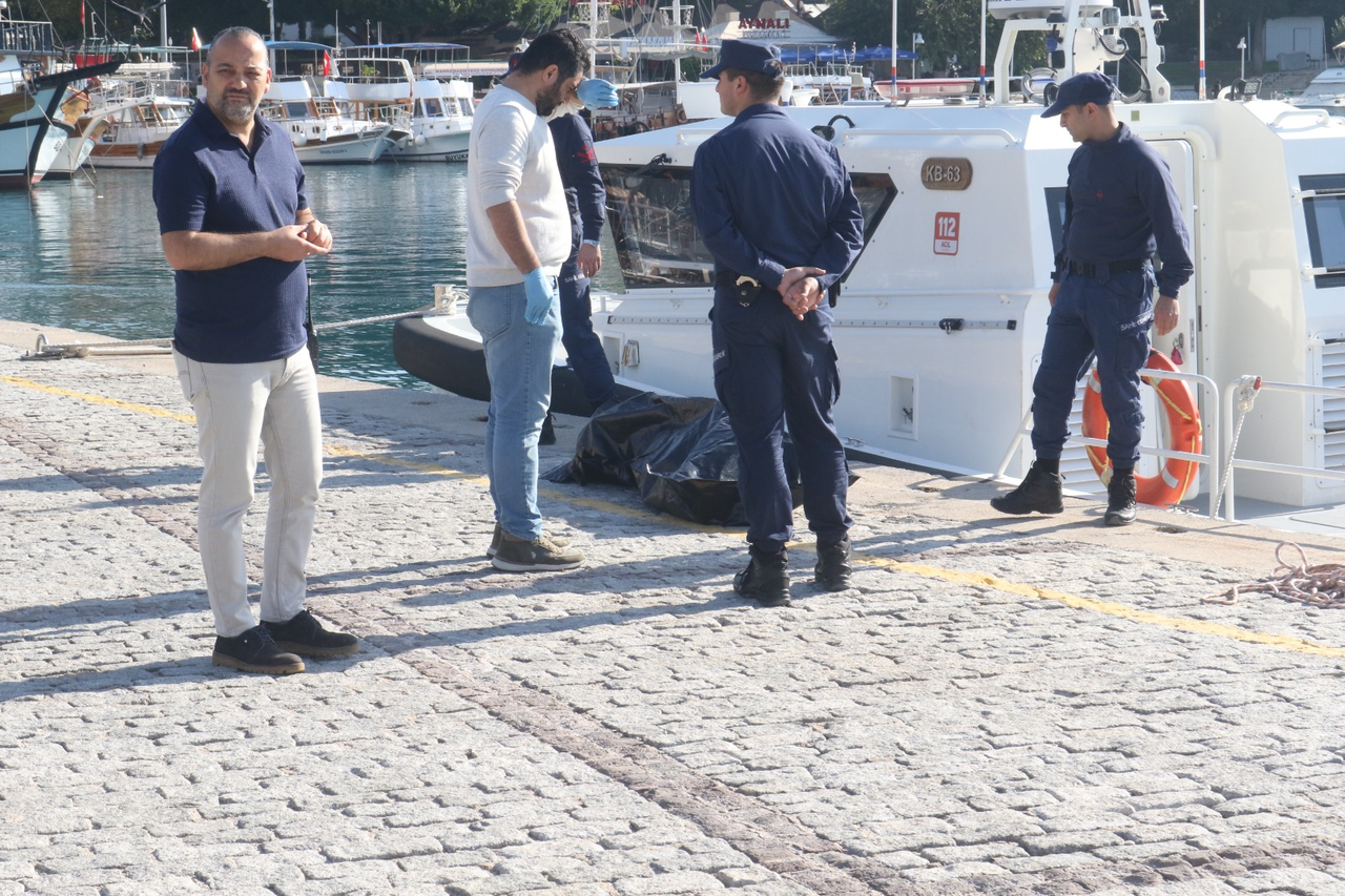 D E N I Z D E K A D I N C E S E D I B U L U N D U 1009993 299599