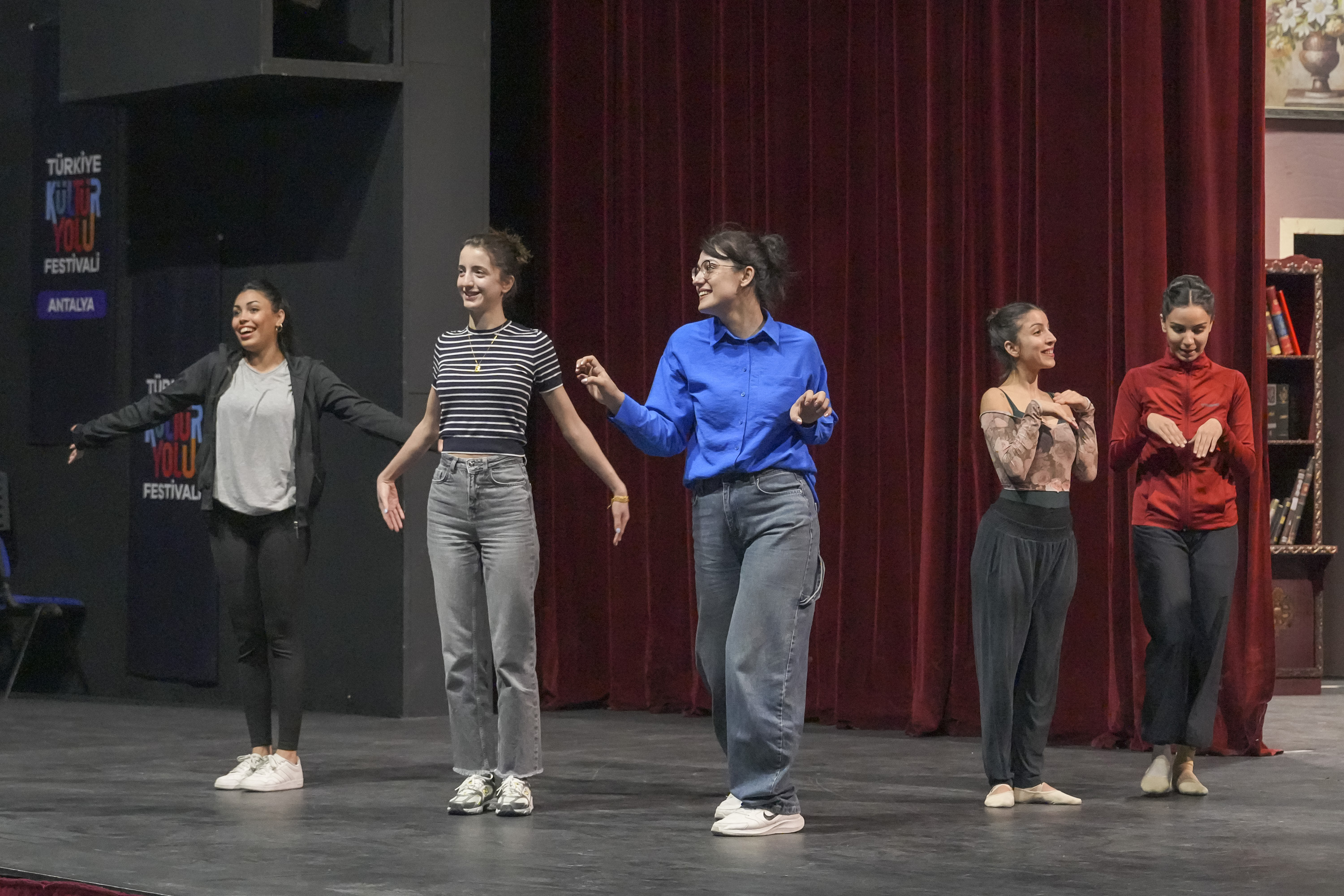 D I N O O R M A N I S A H N E Y E C I K I Y O R 1018993 302320