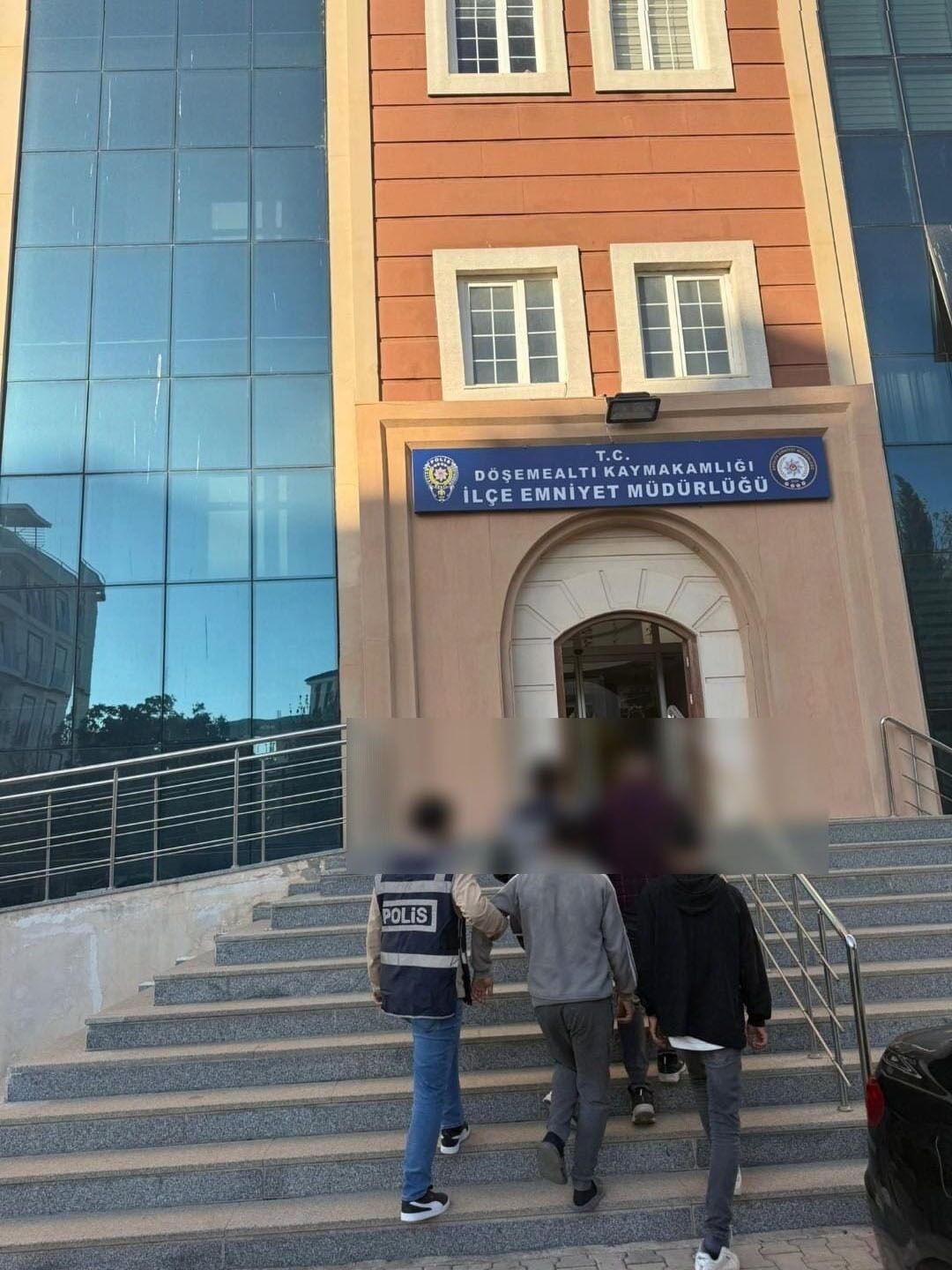 D O S E M E A L T I’ N D A 3 A K U H I R S I Z L I G I S U P H E L I S 1011547 300084