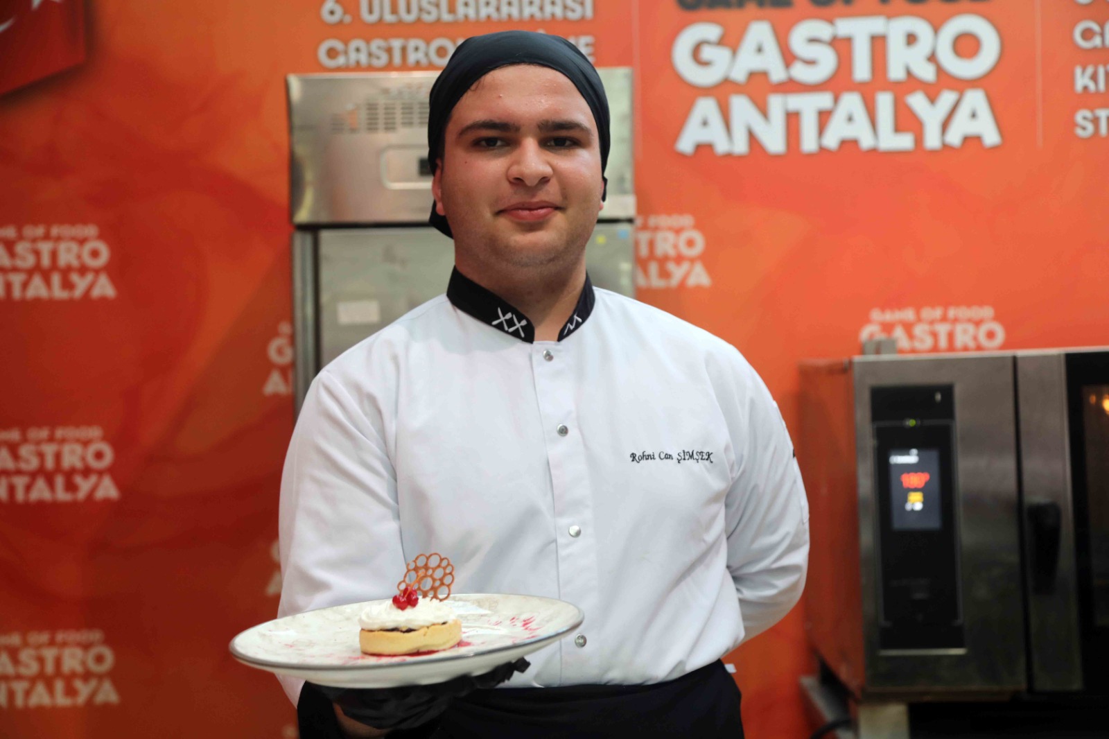 G E L E C E G I N S E F L E R I G A S T R O N O M I K A R I Y E R L E R 1030329 305697