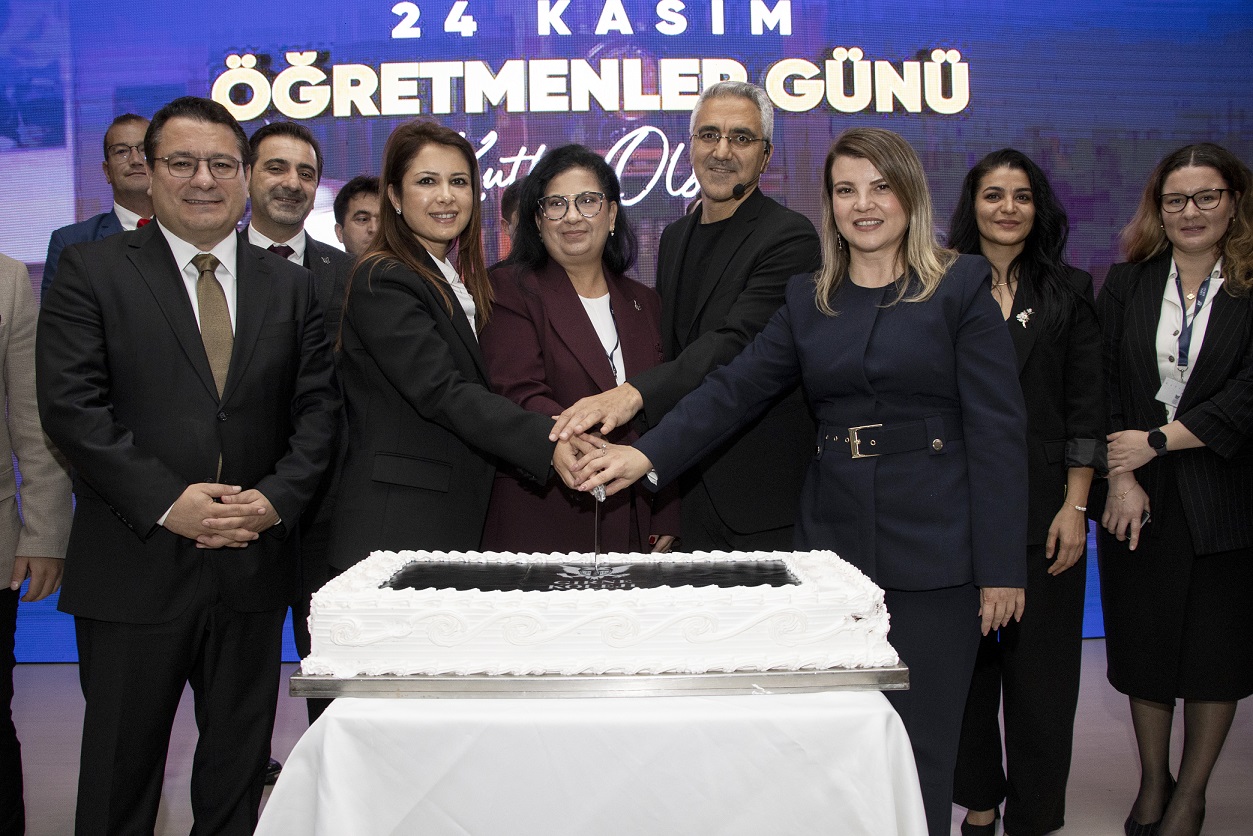 G I R N E K O L E J I A L A N Y A D A Y E N I K A M P U S A C T I 1033706 306764