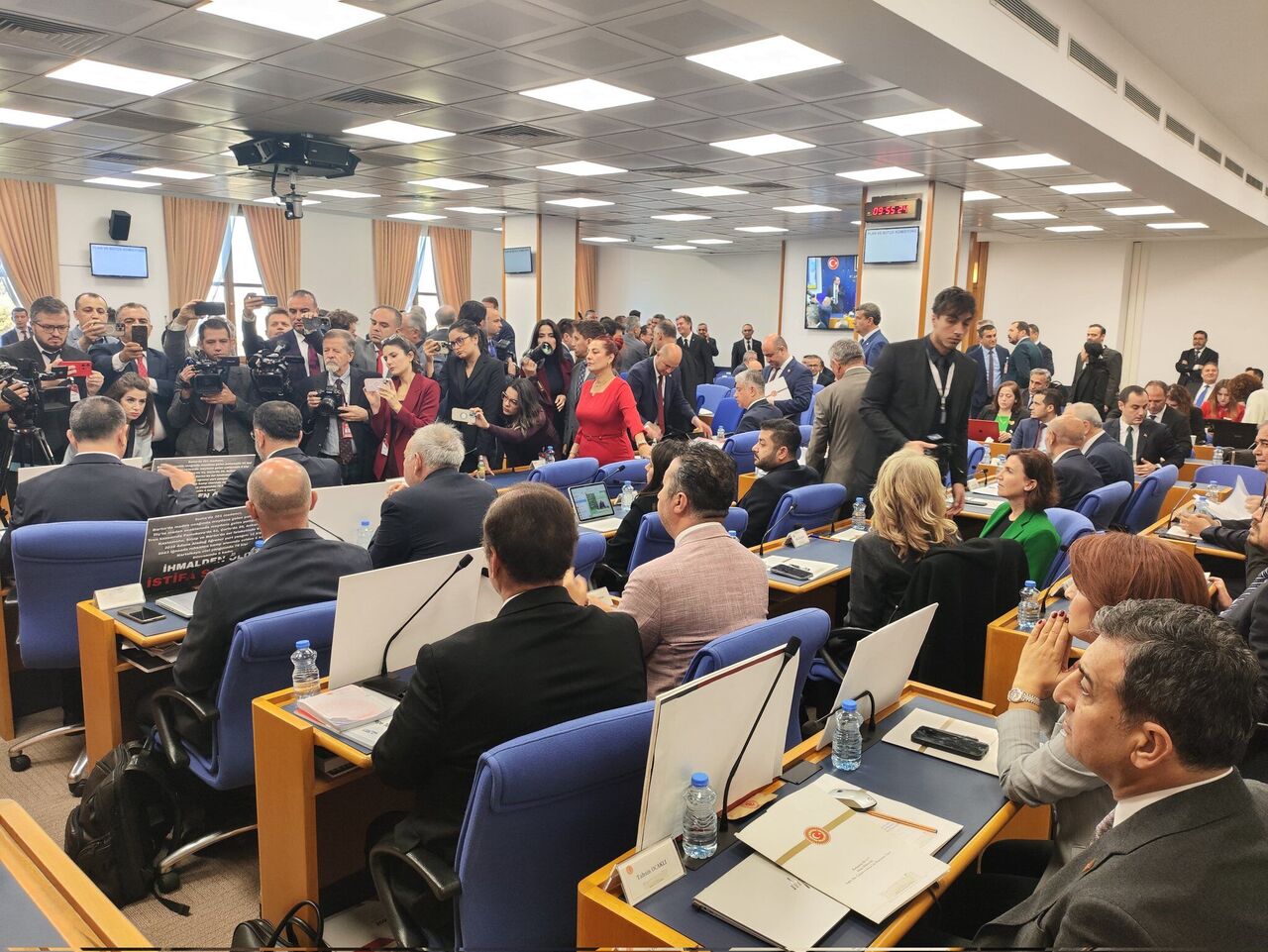 G5Tr H U F X U A Eo3D Q