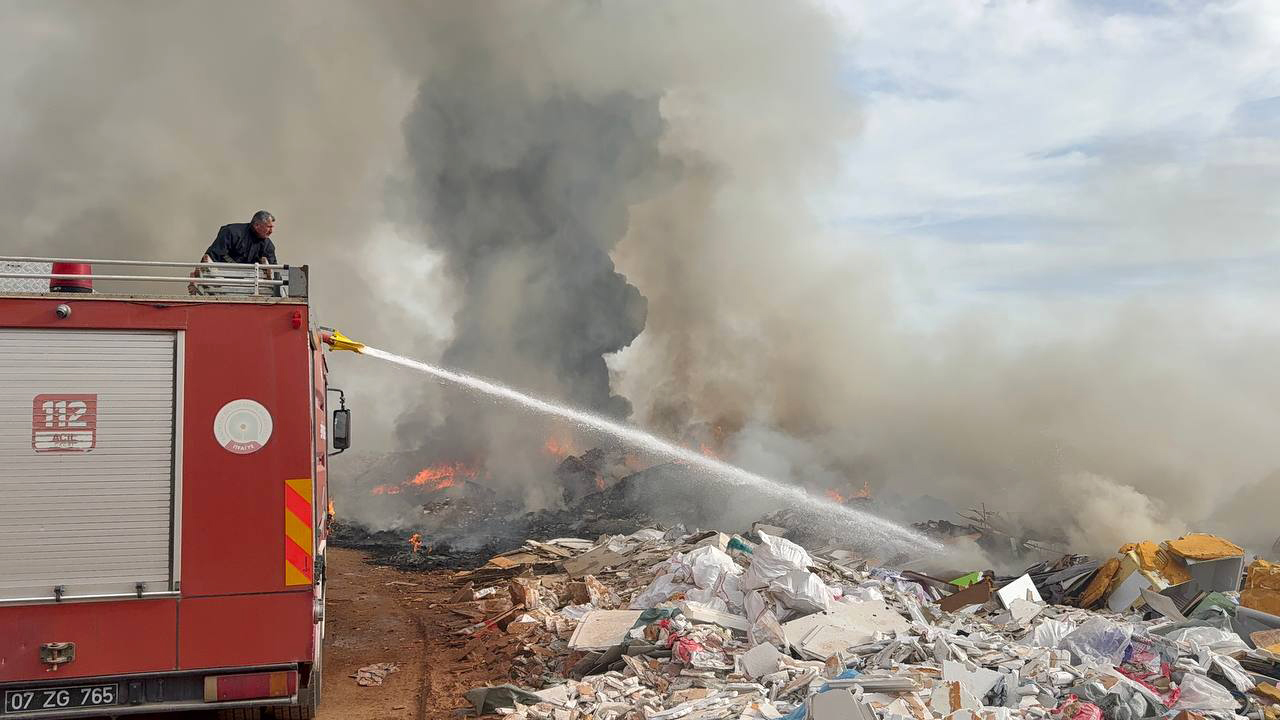 K A T I A T I K Y A N G I N I N D A D U M A N K E N T I N B I R C O K 1028844 305276