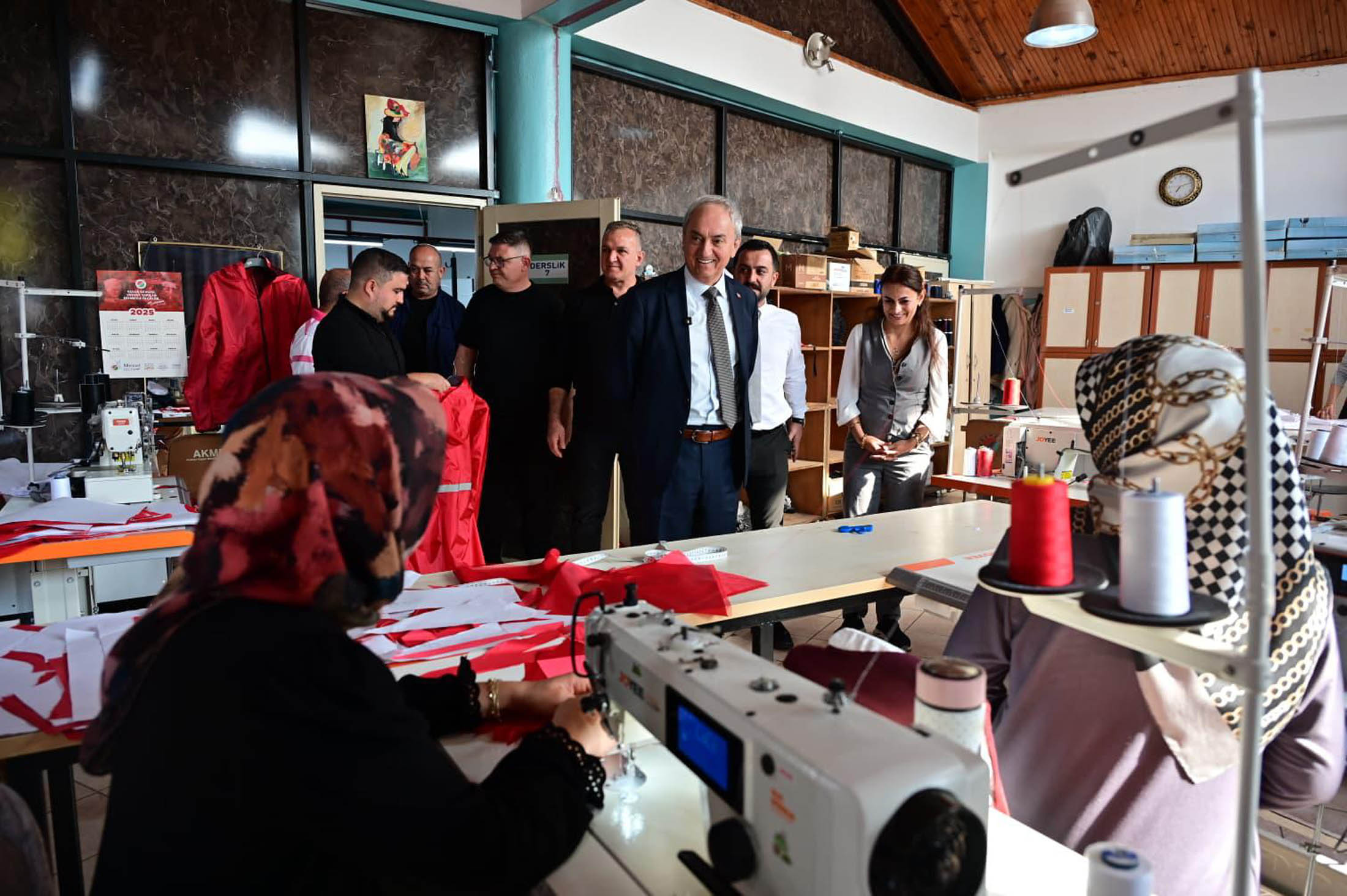 K O C A G O Z K A D I N E M E G I Y L E B U Y U Y E N T E K S T I L 1035762 307386