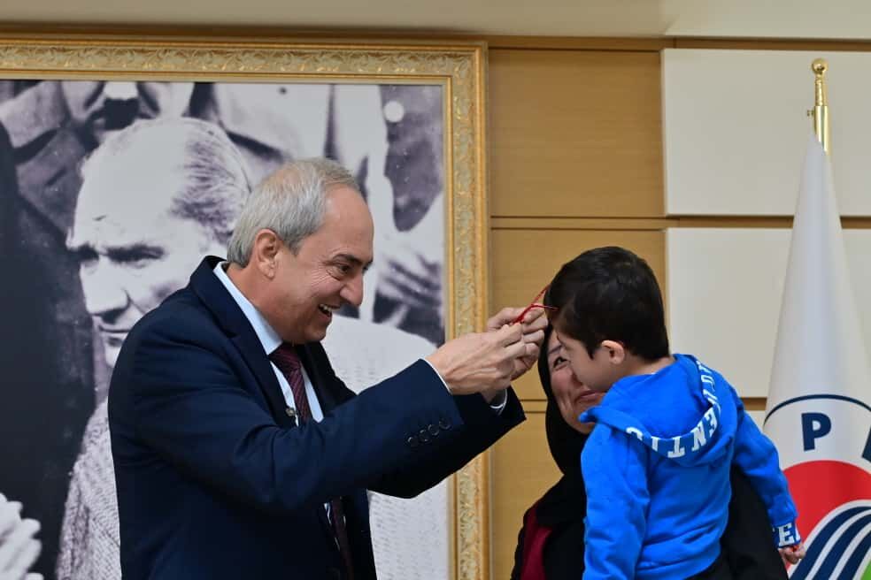 Kepez Belediyesi Okullarda Goz Sagligi Taramasi Yapti 100 Cocuga Ucretsiz Gozluk 5