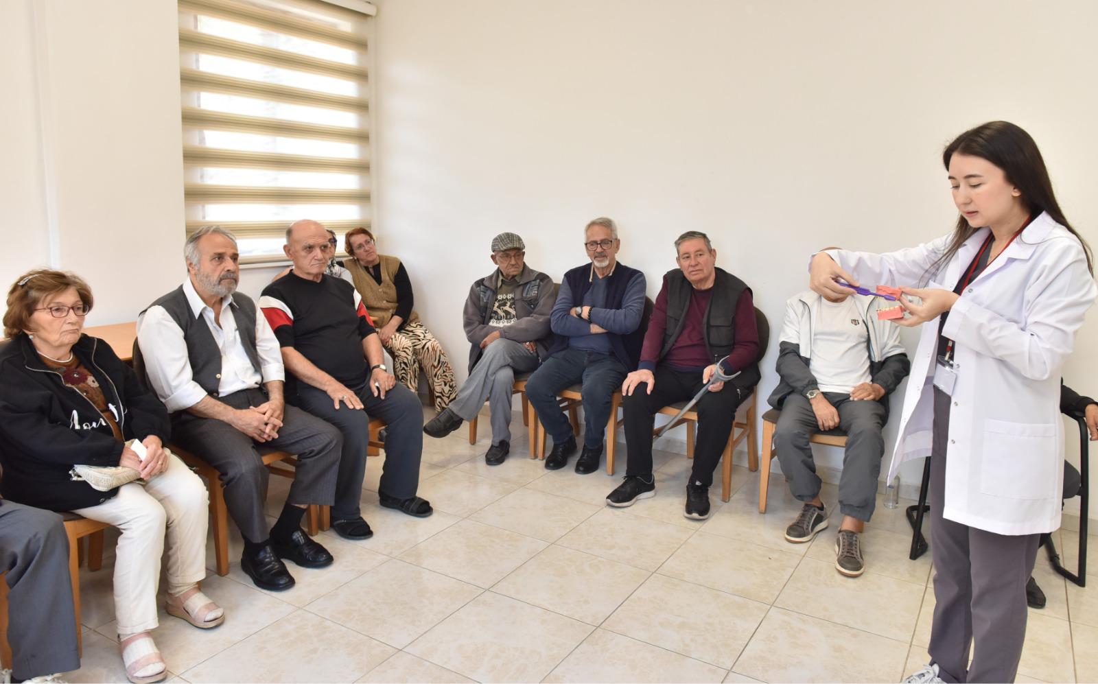 Kepezin Huzurevi Sakinlerine Agiz Ve Dis Sagligi Taramasi 3